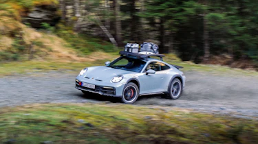 Porsche 911 Dakar – front action