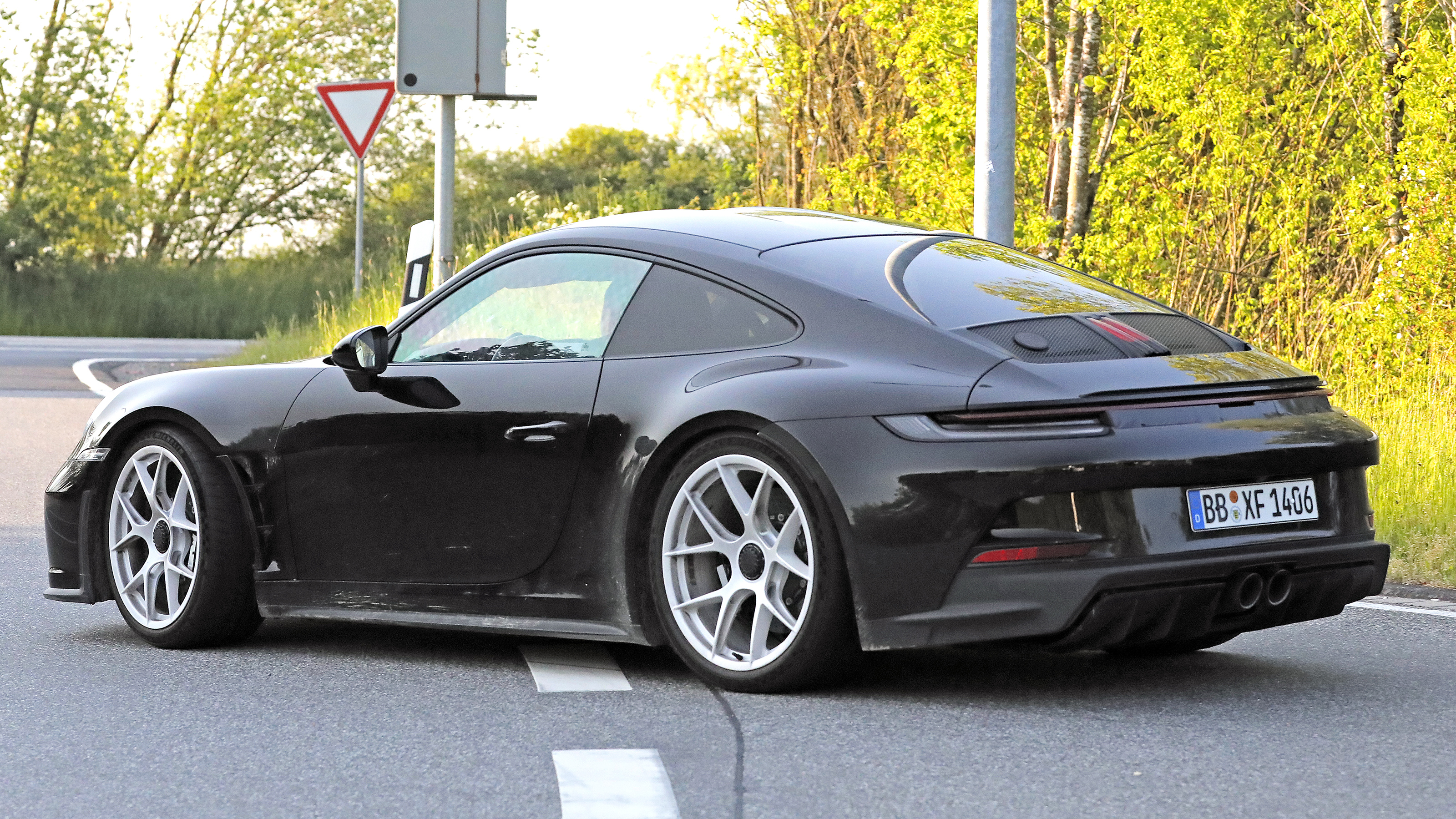 Porsche 911 ST – rear quarter