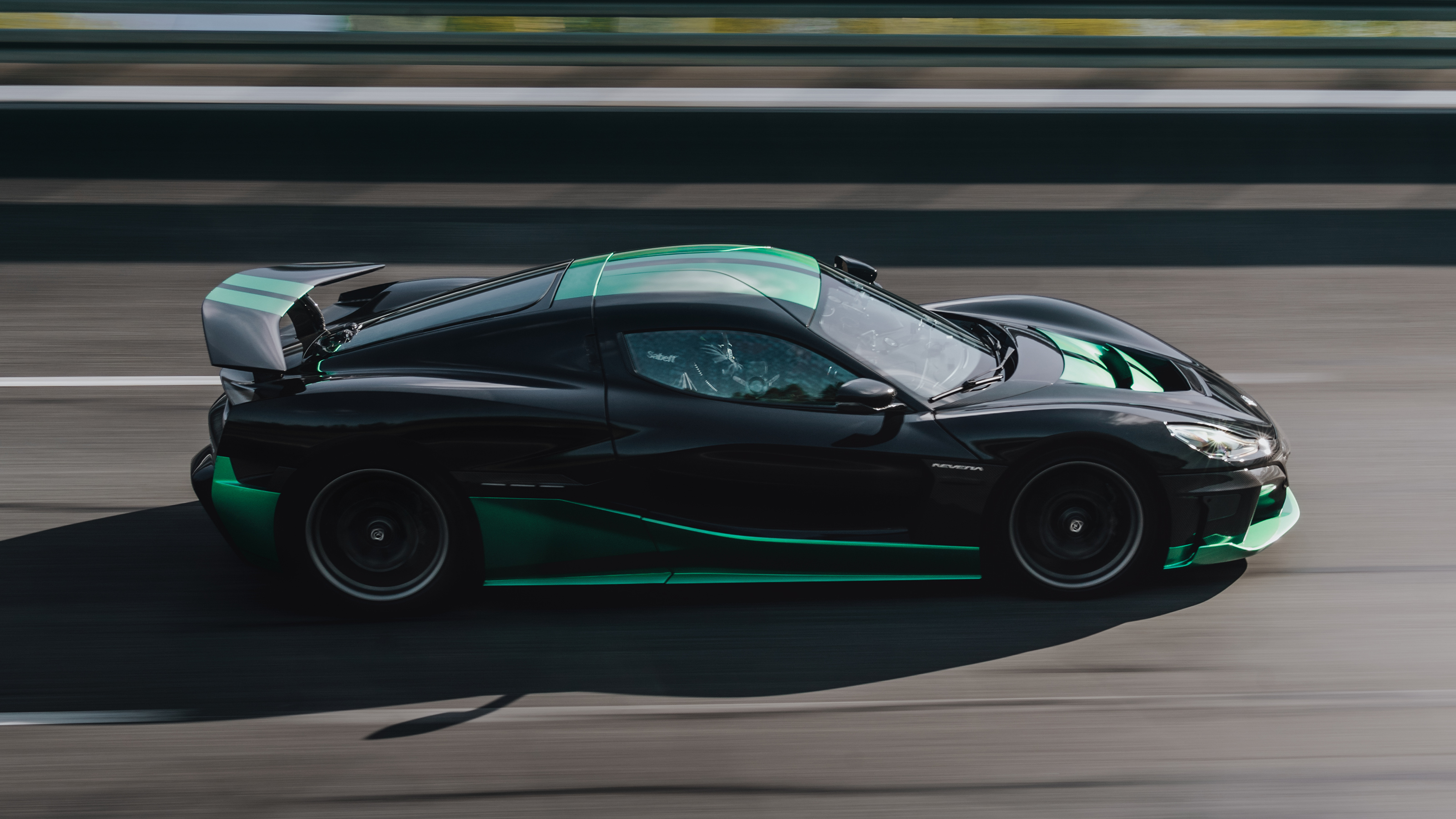 Rimac Nevera – profile