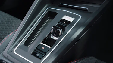Volkswagen Golf GTI Clubsport – gear selector