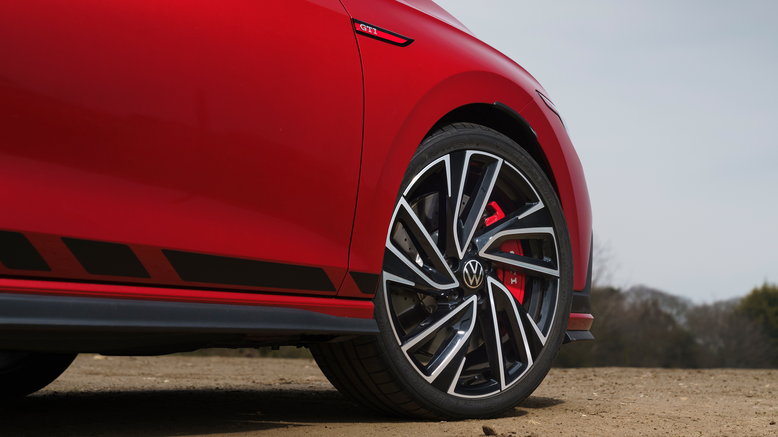 Volkswagen Golf GTI Clubsport – front wheel