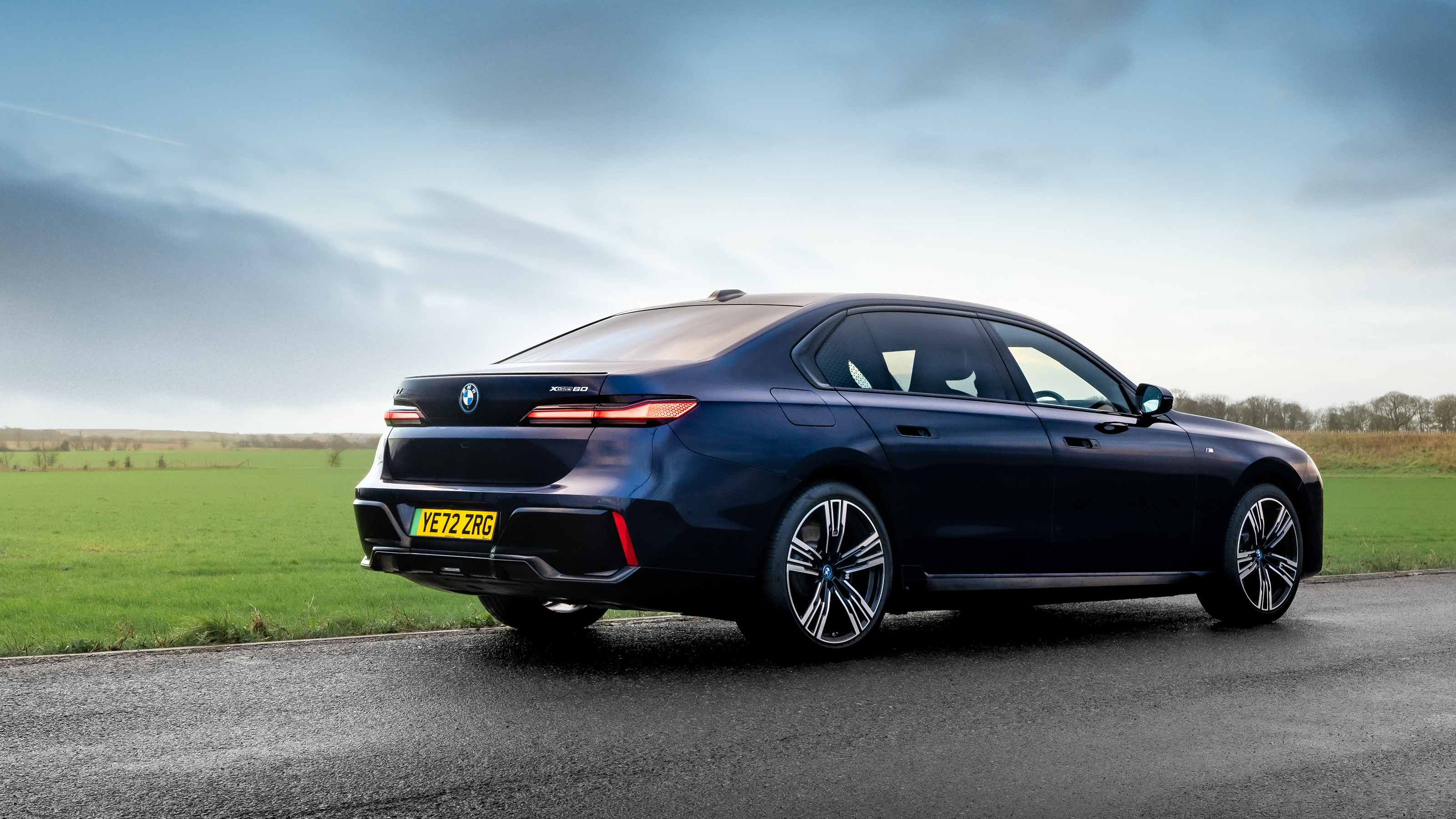BMW i7 M60 XDrive rear