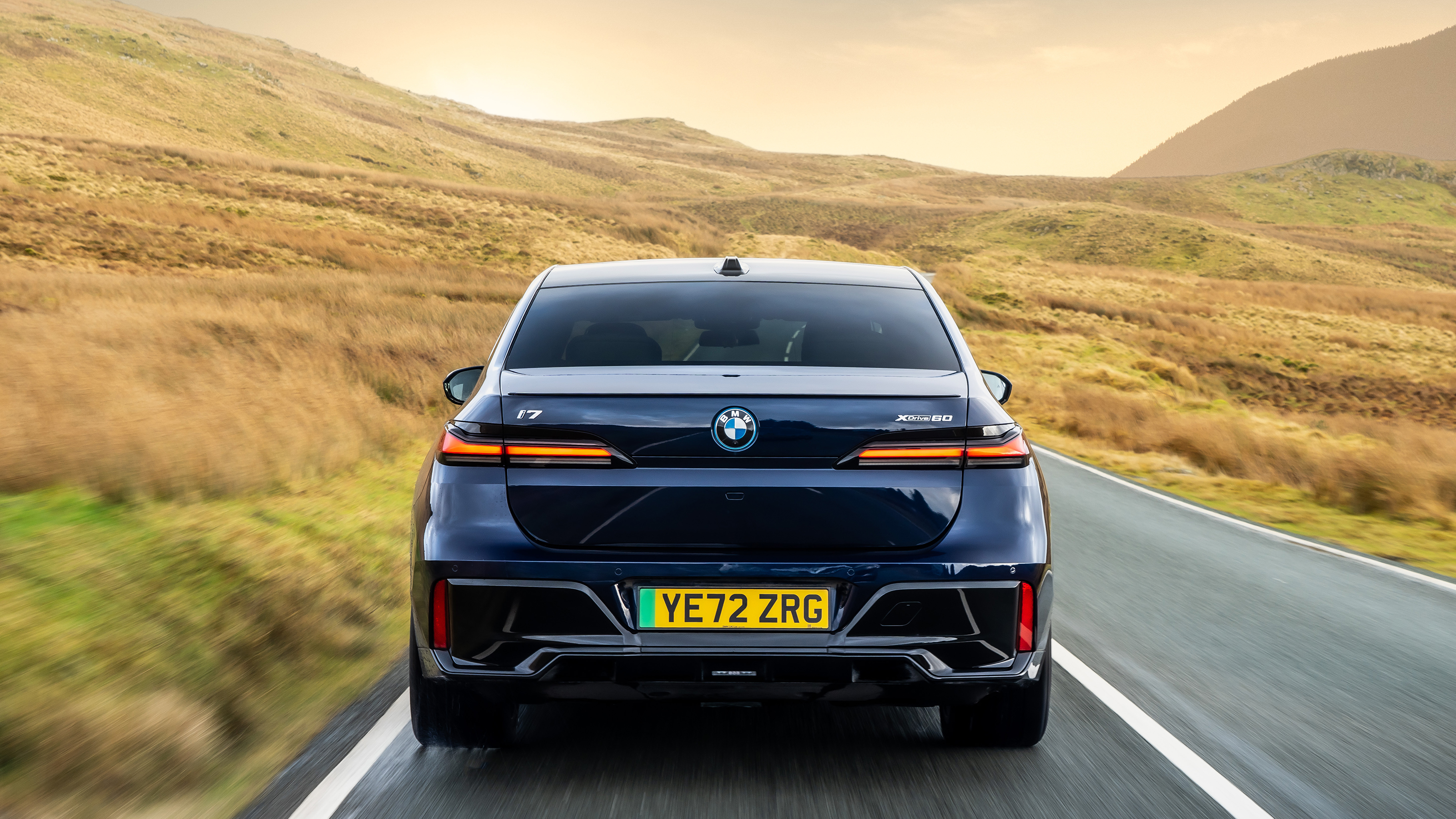 BMW i7 M60 XDrive rear 