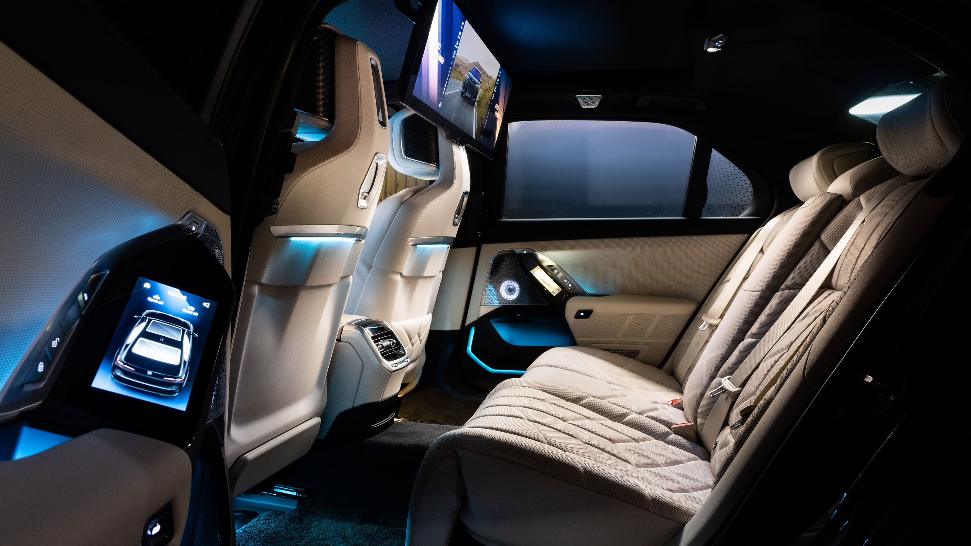 BMW i7 M60 XDrive screen