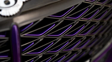 Bentley Batur – grille