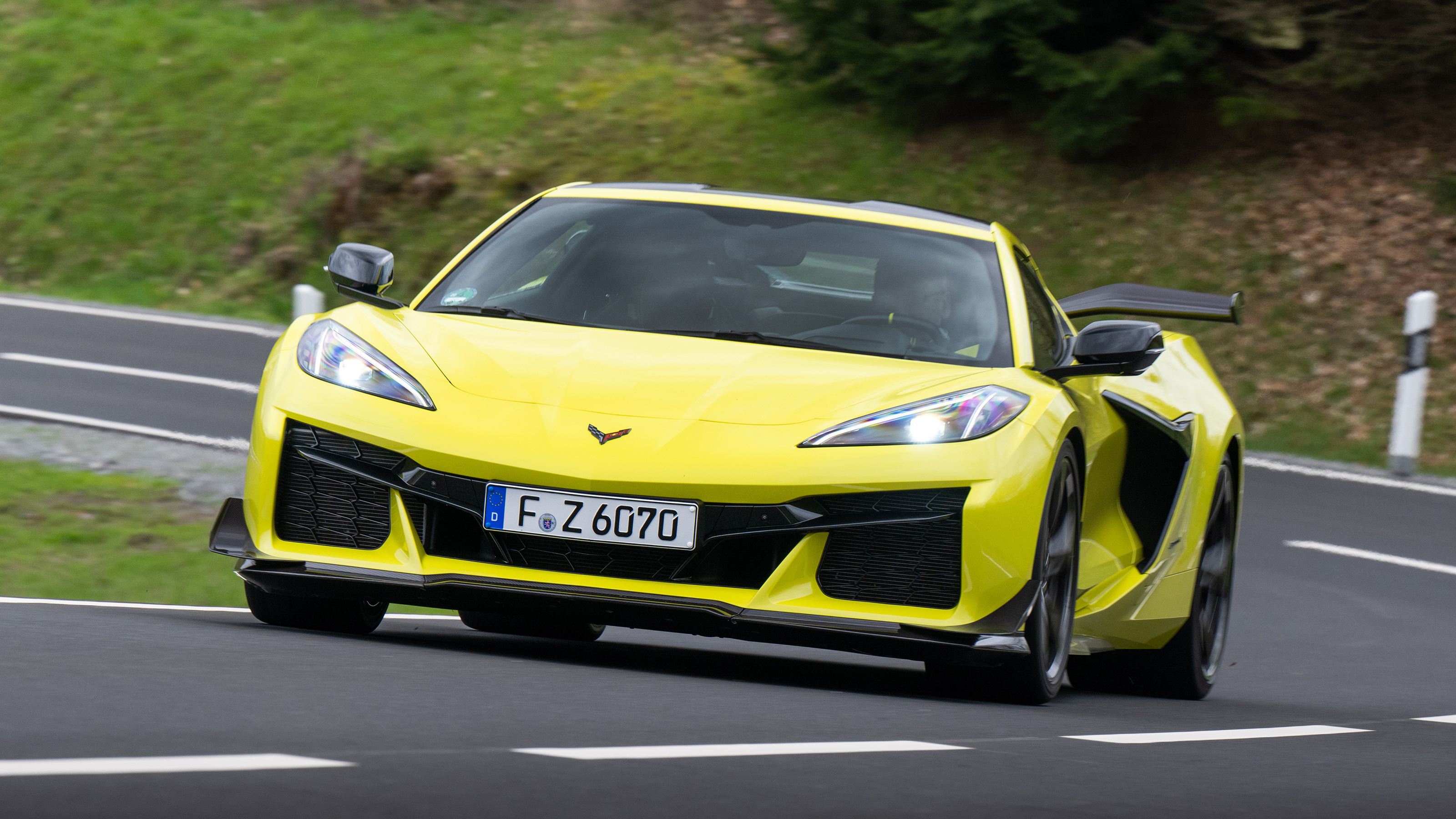 Corvette Z06 – front corner