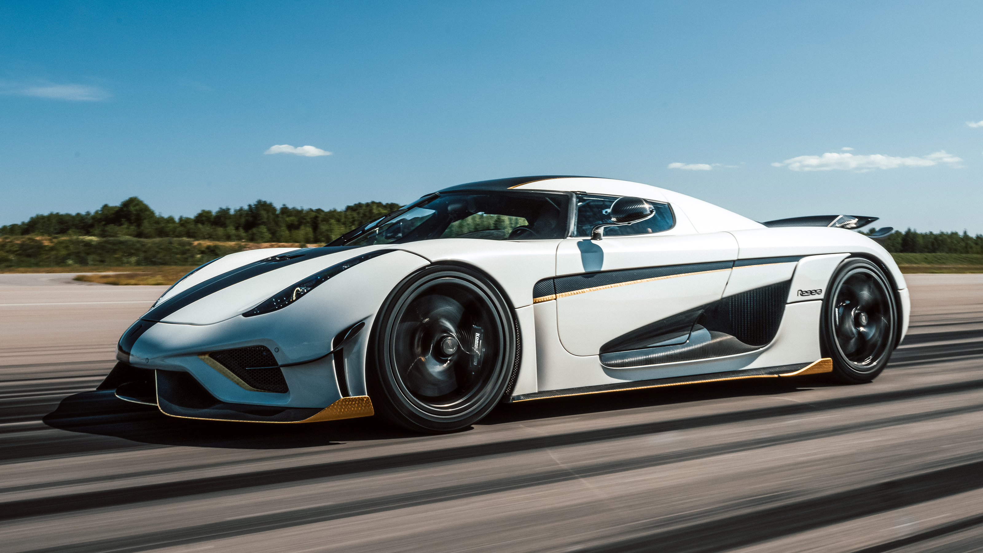 Koenigsegg Regera – side