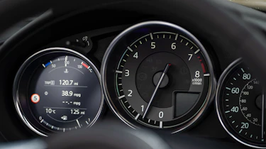 Mazda MX-5 Homura – dash