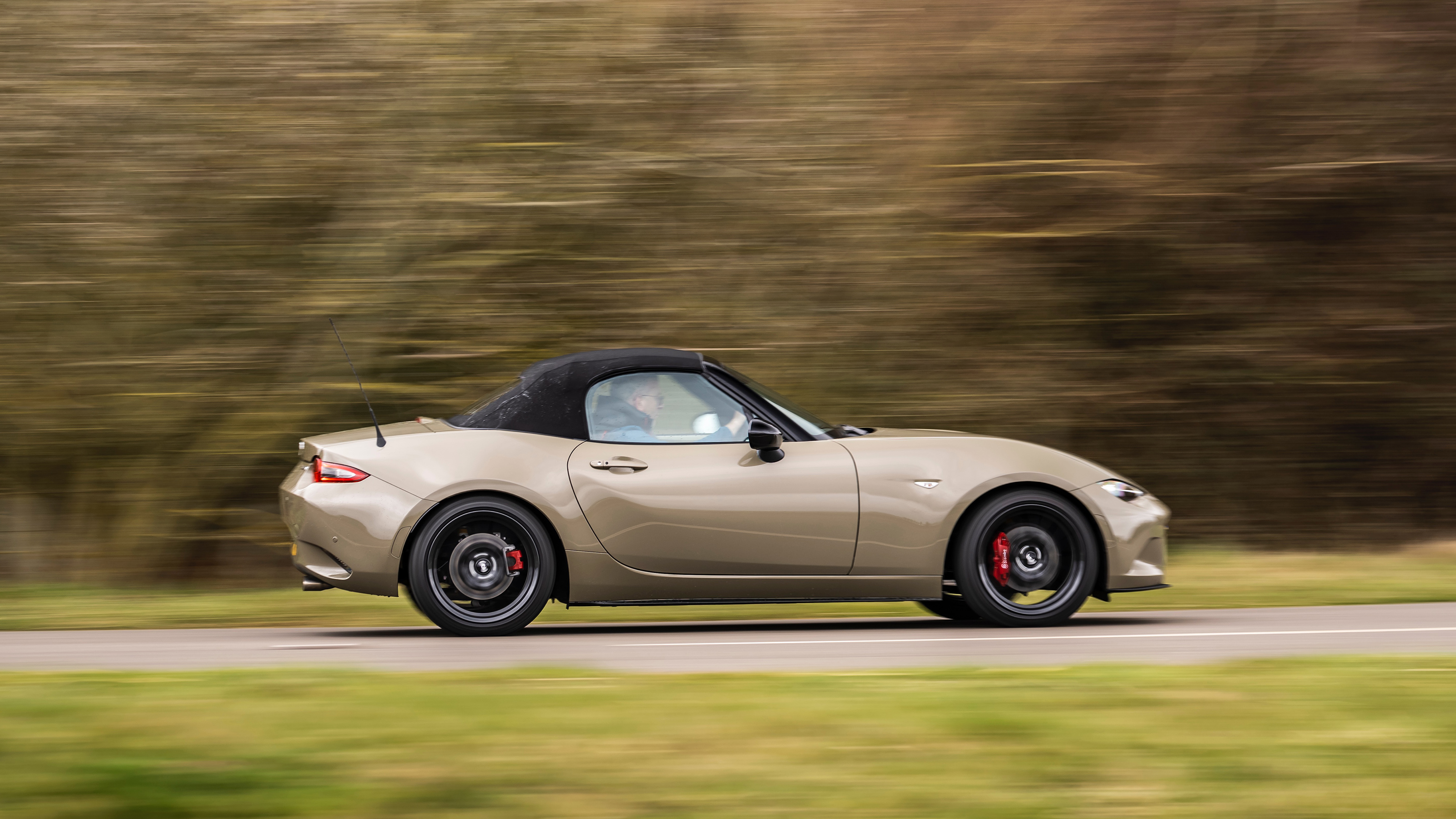 Mazda MX-5 Homura – side