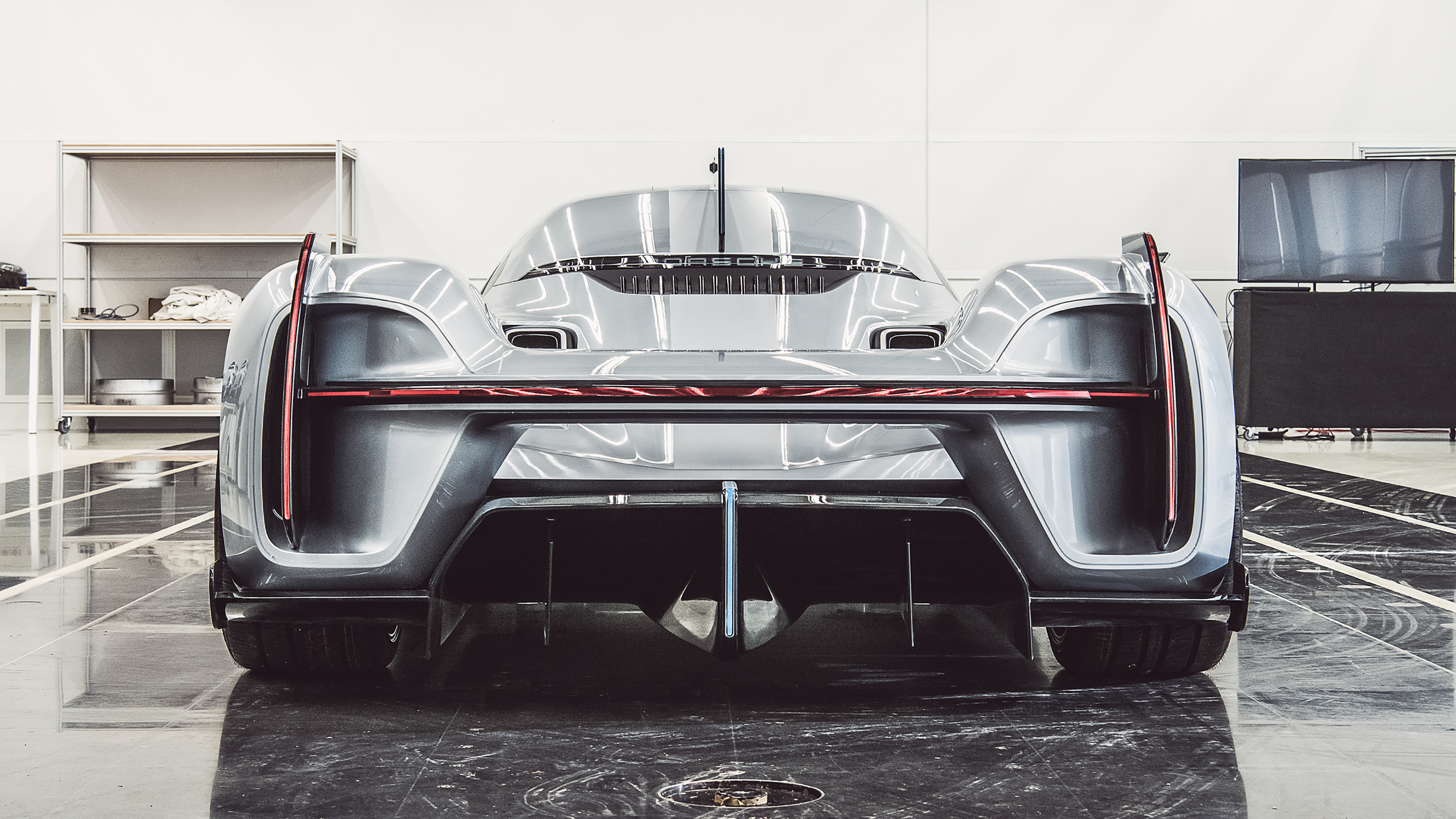 Porsche 919 Street – rear