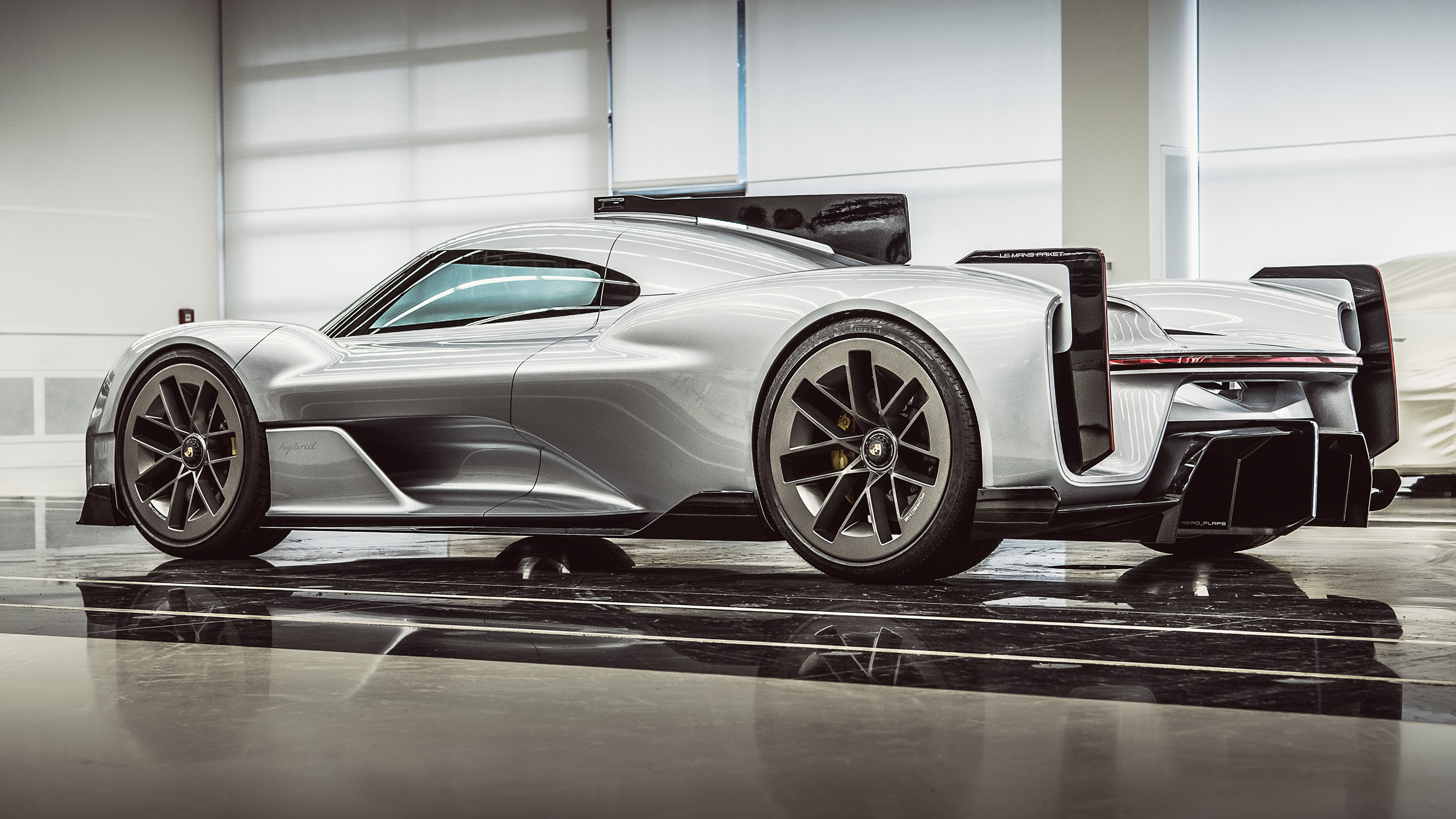 Porsche 919 Street – rear quarter