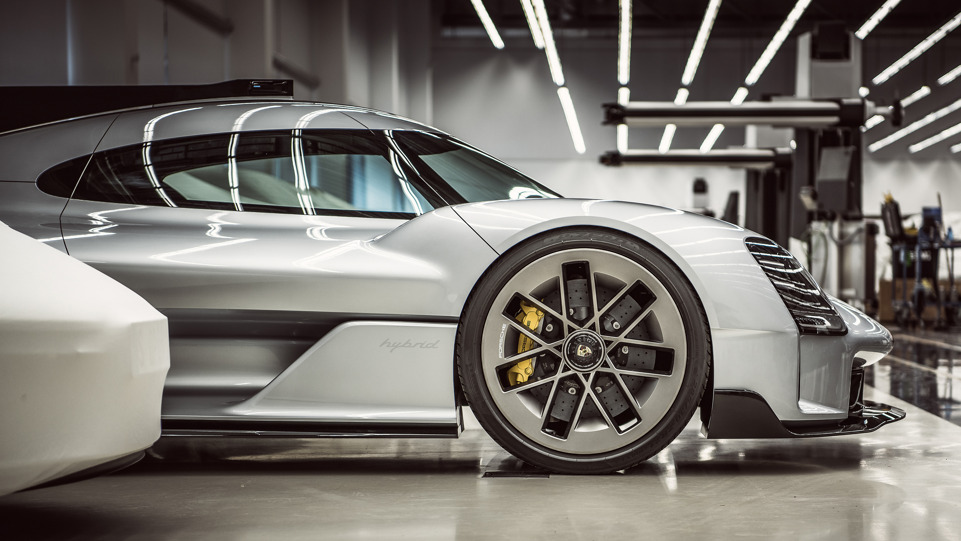 Porsche 919 Street – side