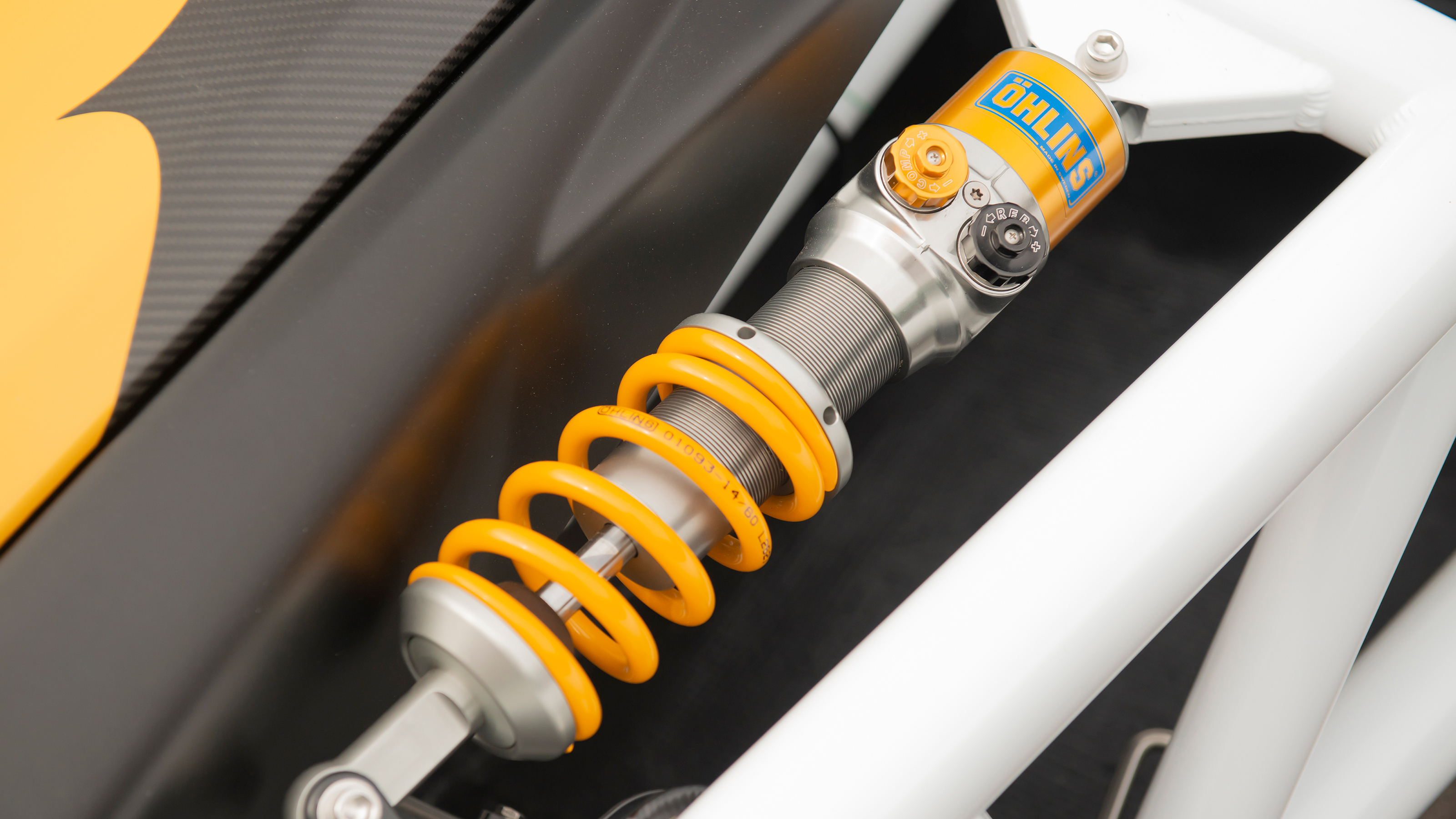Ariel Atom 4R – suspension