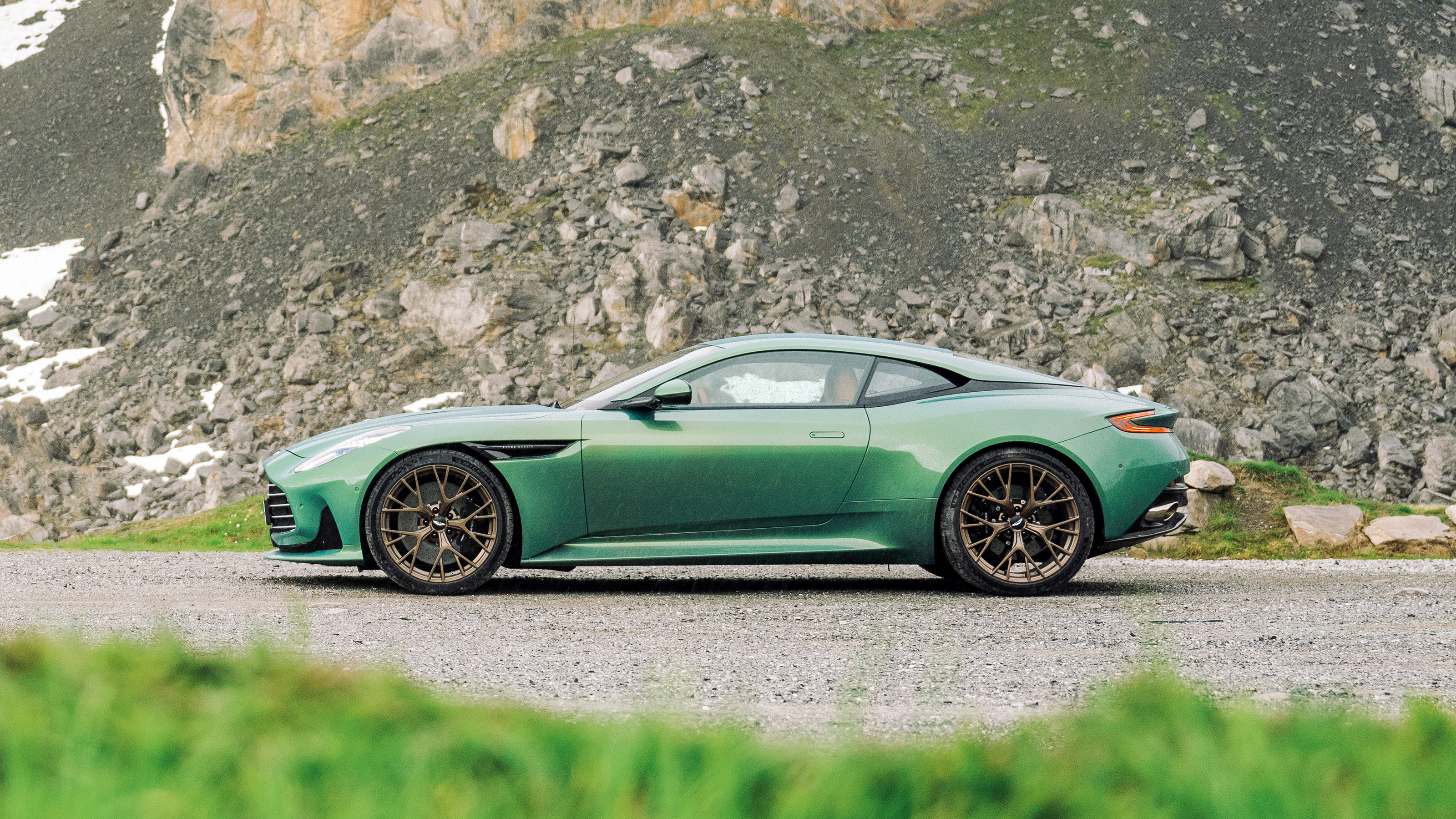 Aston Martin DB12 – side static