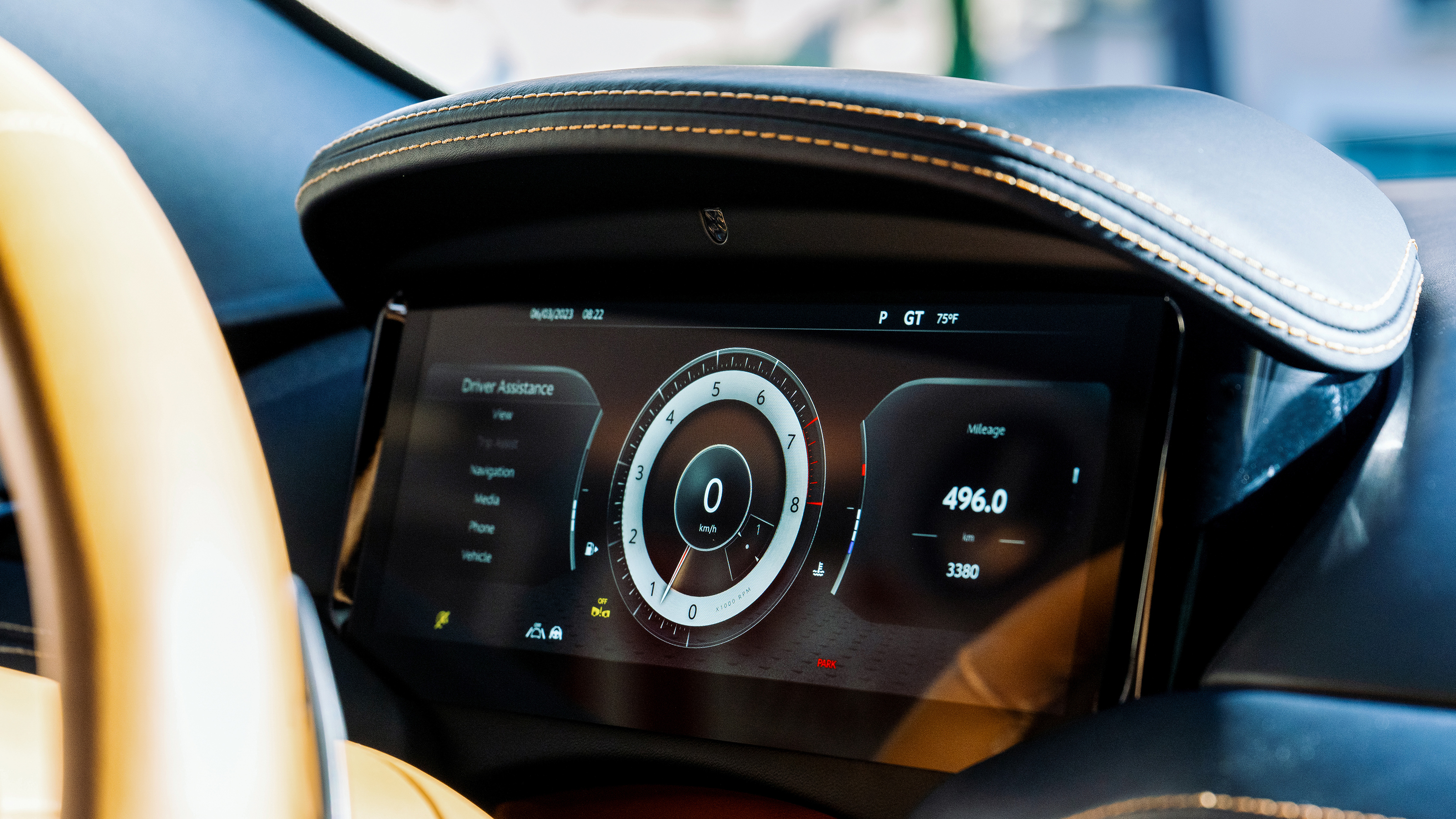 Aston Martin DB12 – dashboard