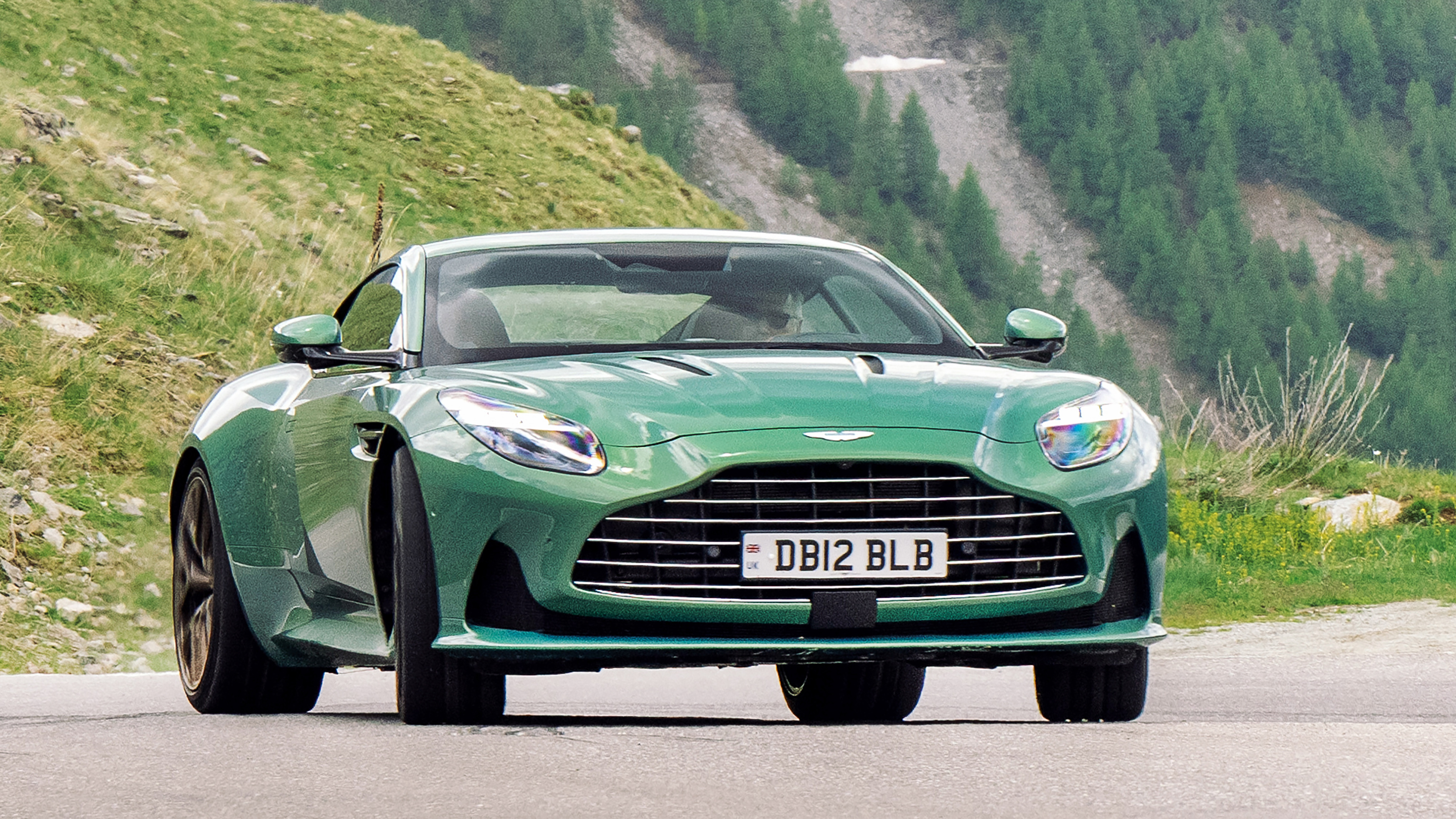 Aston Martin DB12 – drift