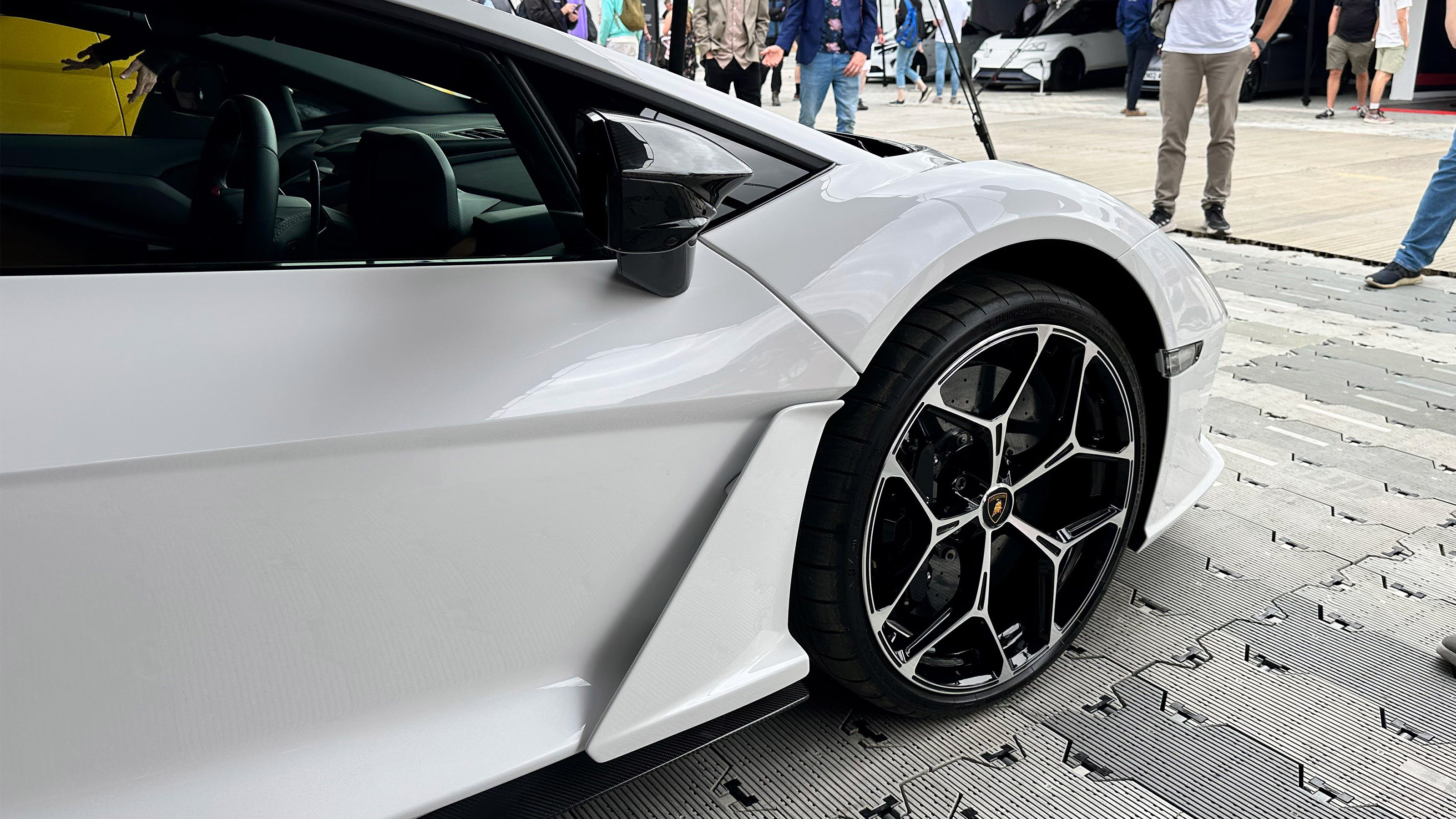 Lamborghini Revuelto