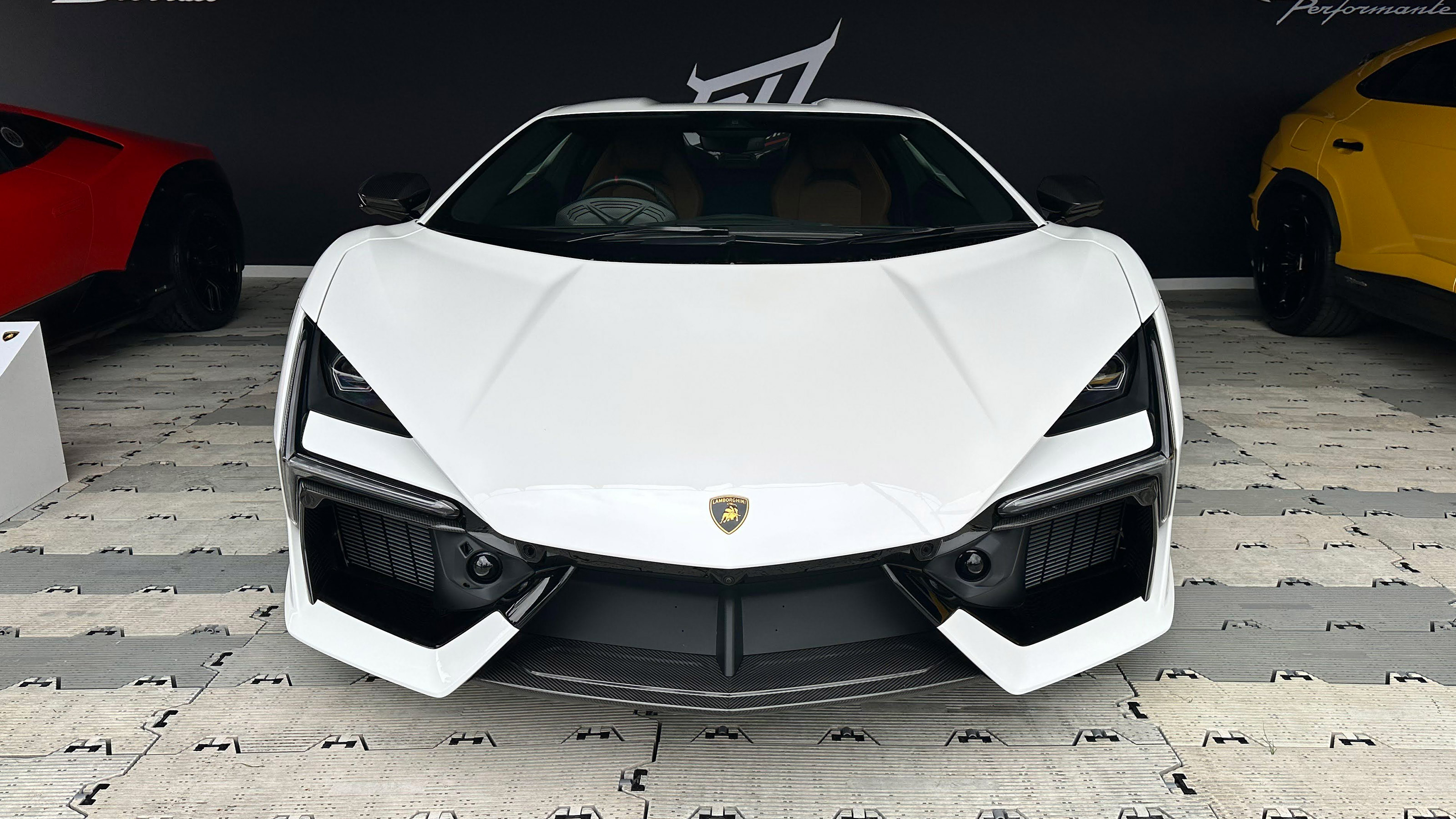 Lamborghini Revuelto