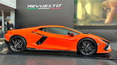 Lamborghini Revuelto