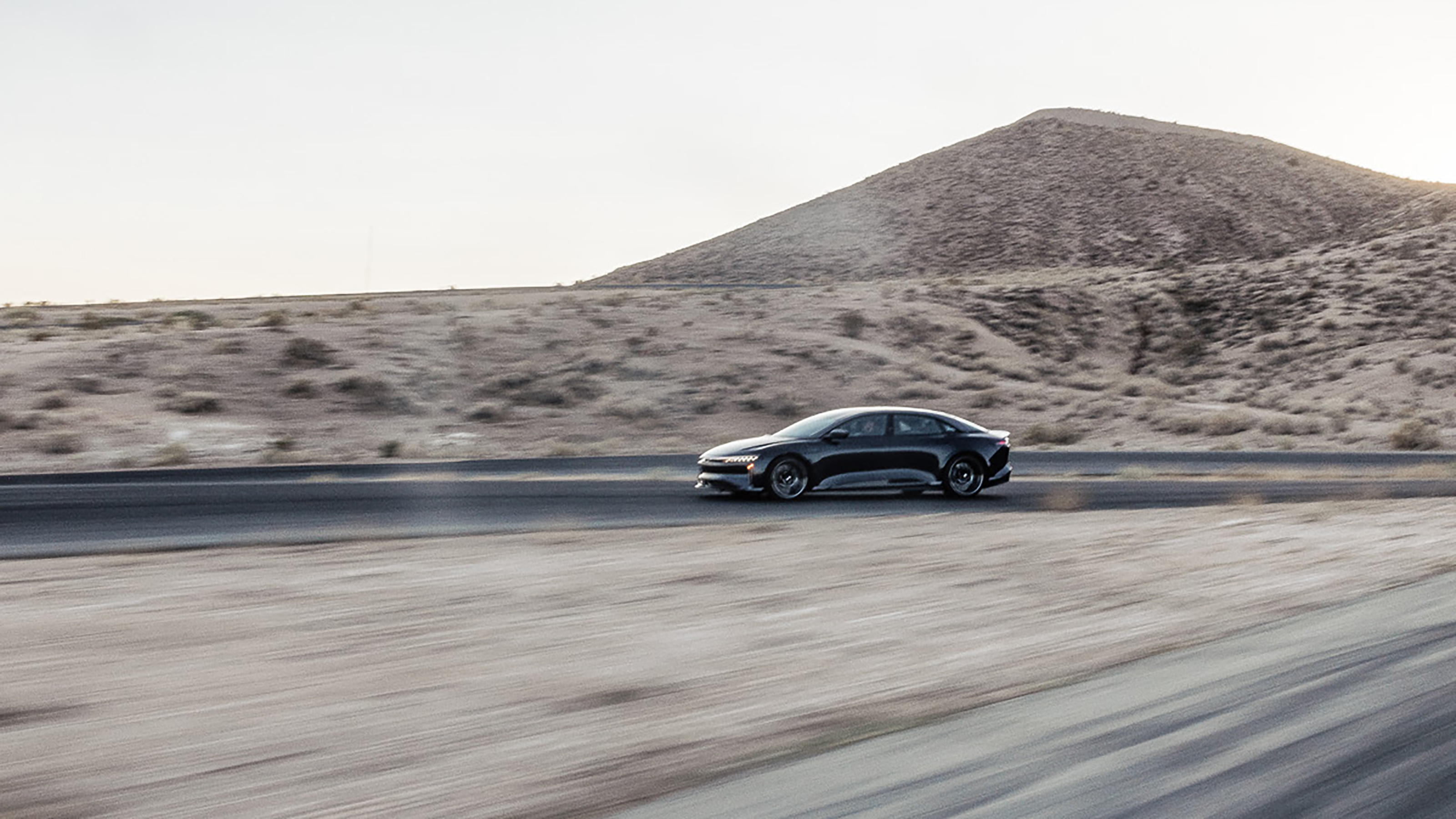 Lucid Air Sapphire – pan