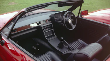 MG PR2 – interior