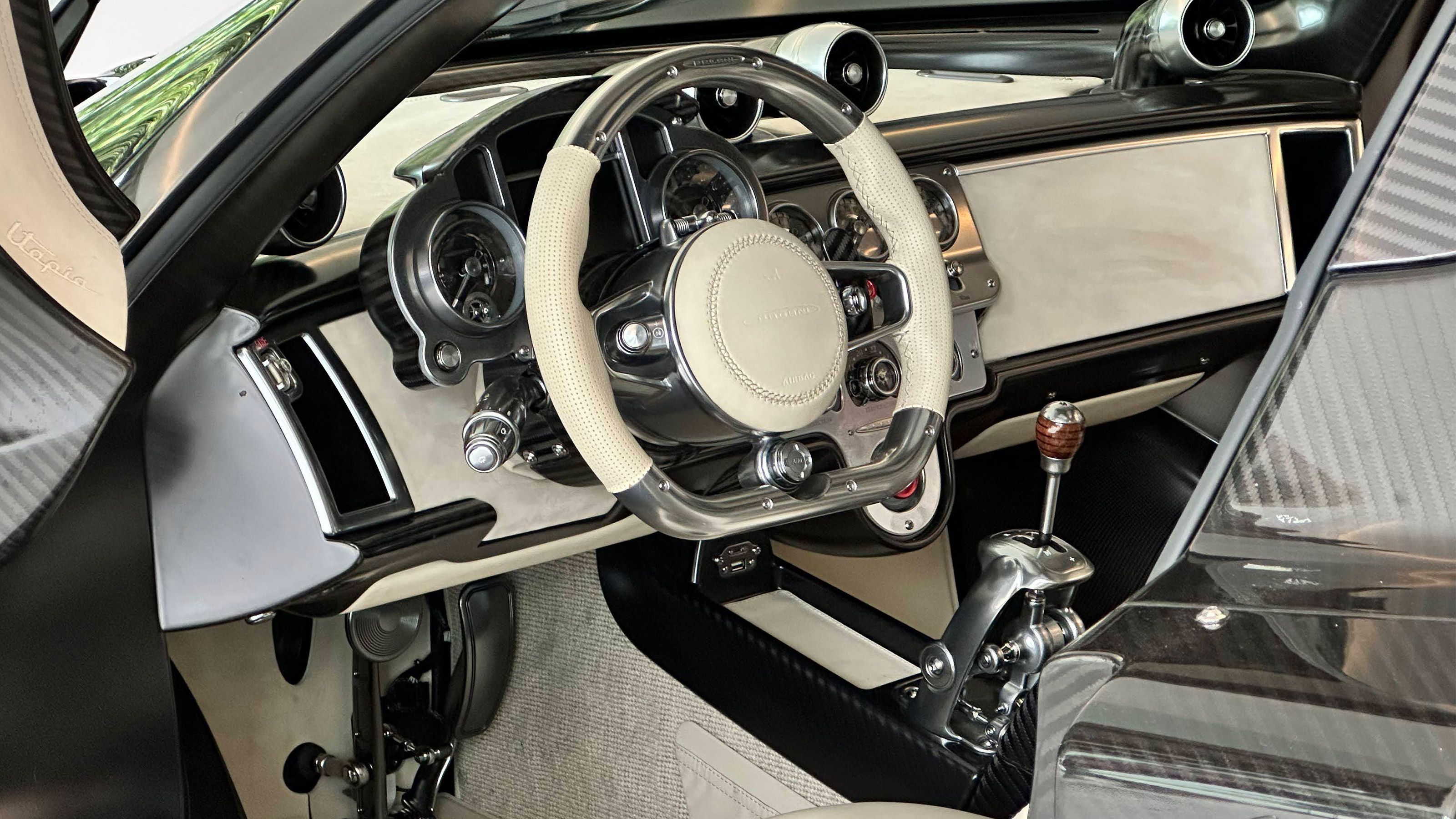 Pagani Utopia