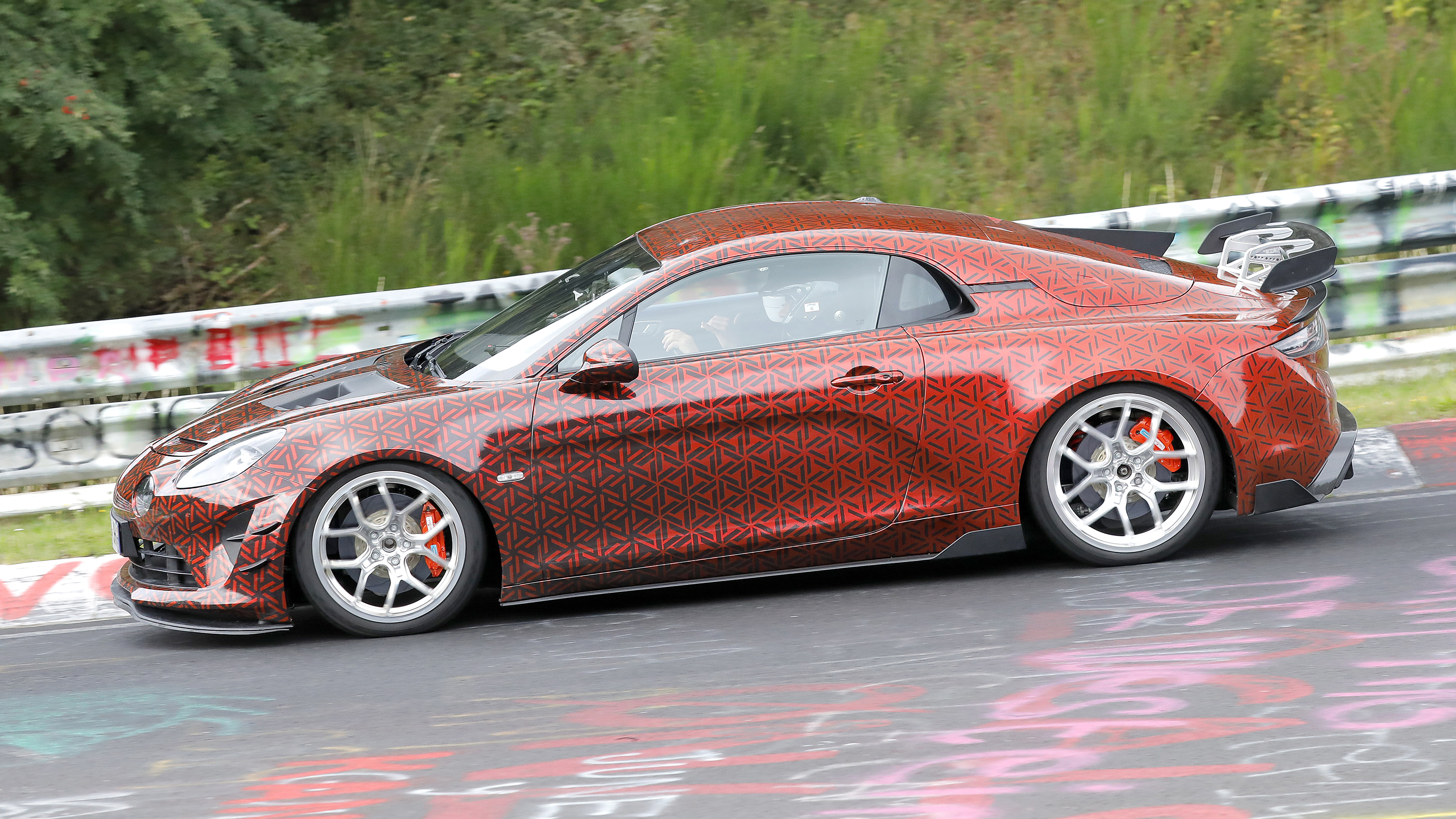 Alpine A110 – side