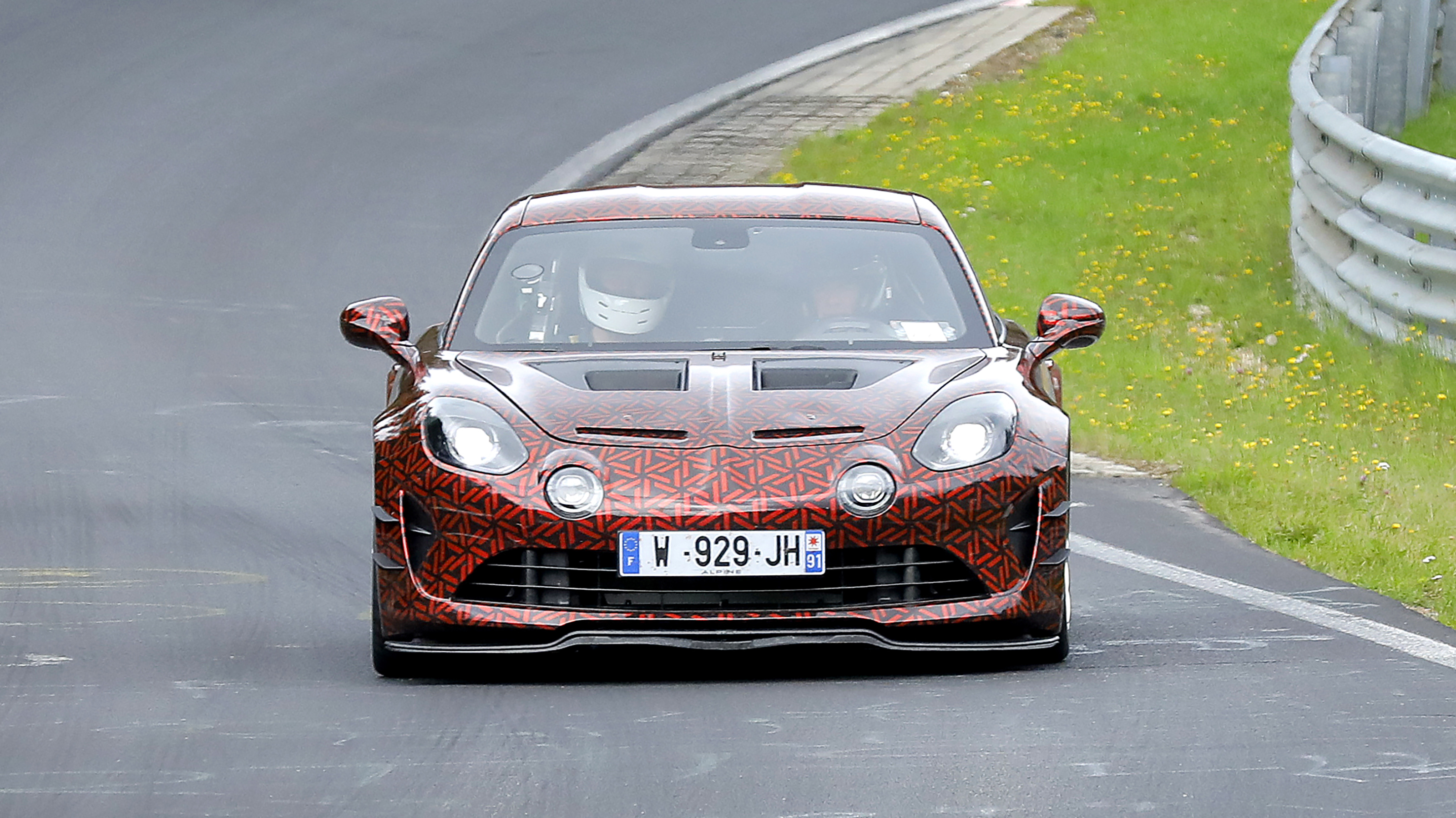 Alpine A110 – front