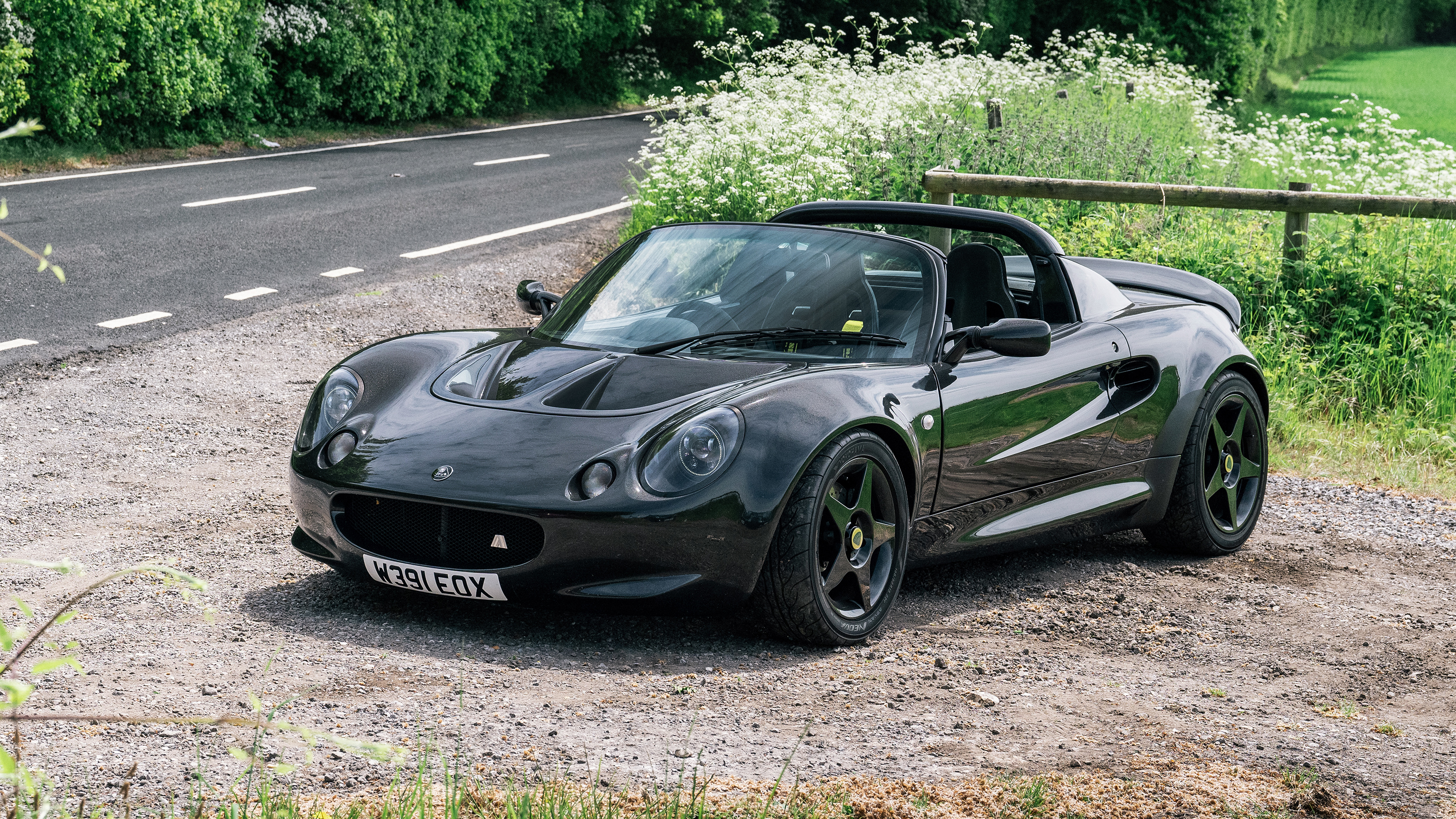 Analogue Elise SuperSport – front