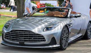 Aston Martin DB12 Volante