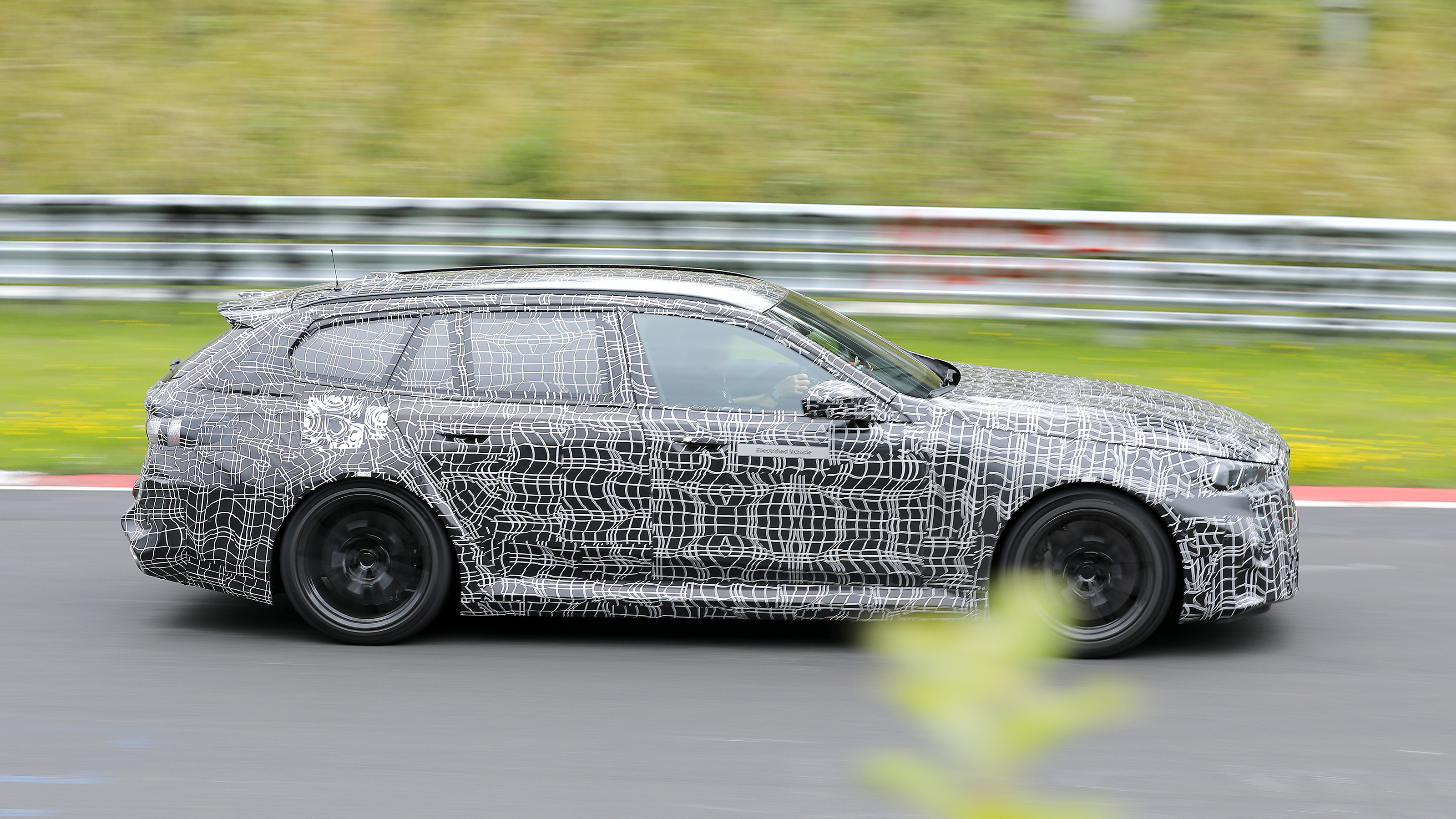 BMW M5 Touring – side