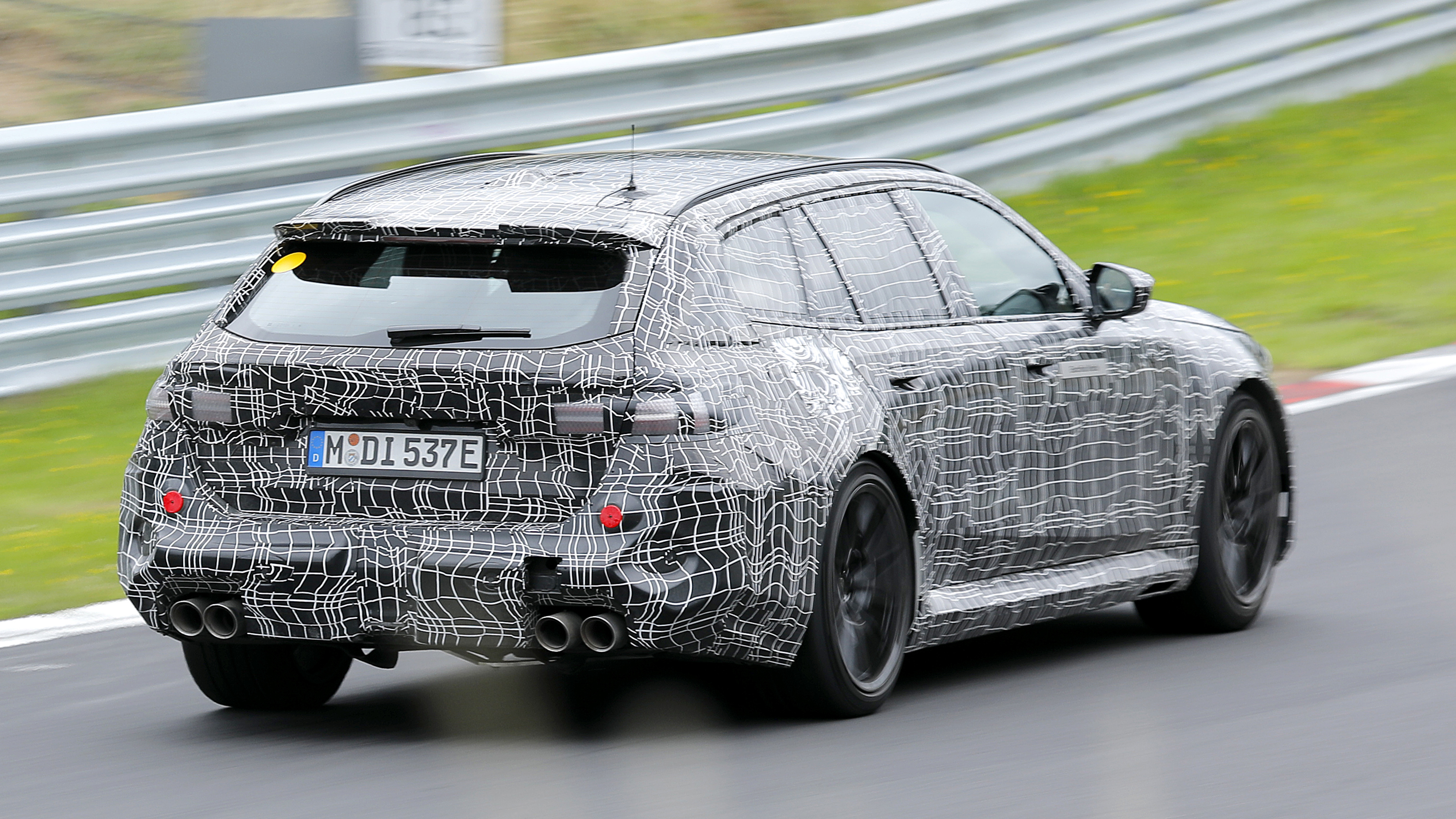 BMW M5 Touring – rear