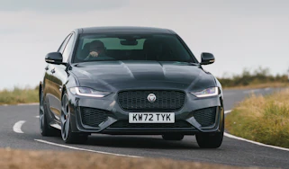 Jaguar XE 300 Sport AWD – front