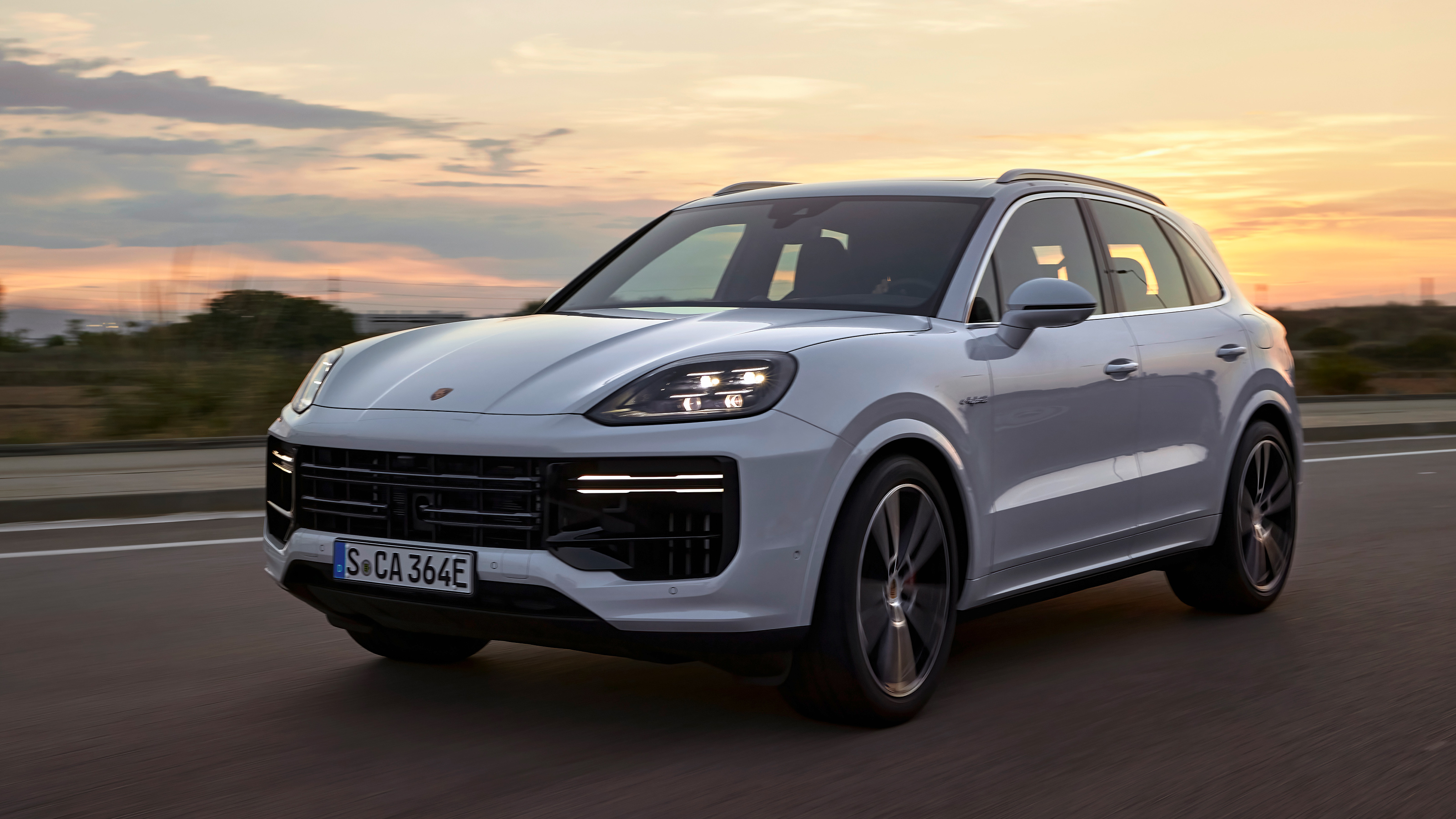 New Porsche Cayenne Turbo E-Hybrid – front