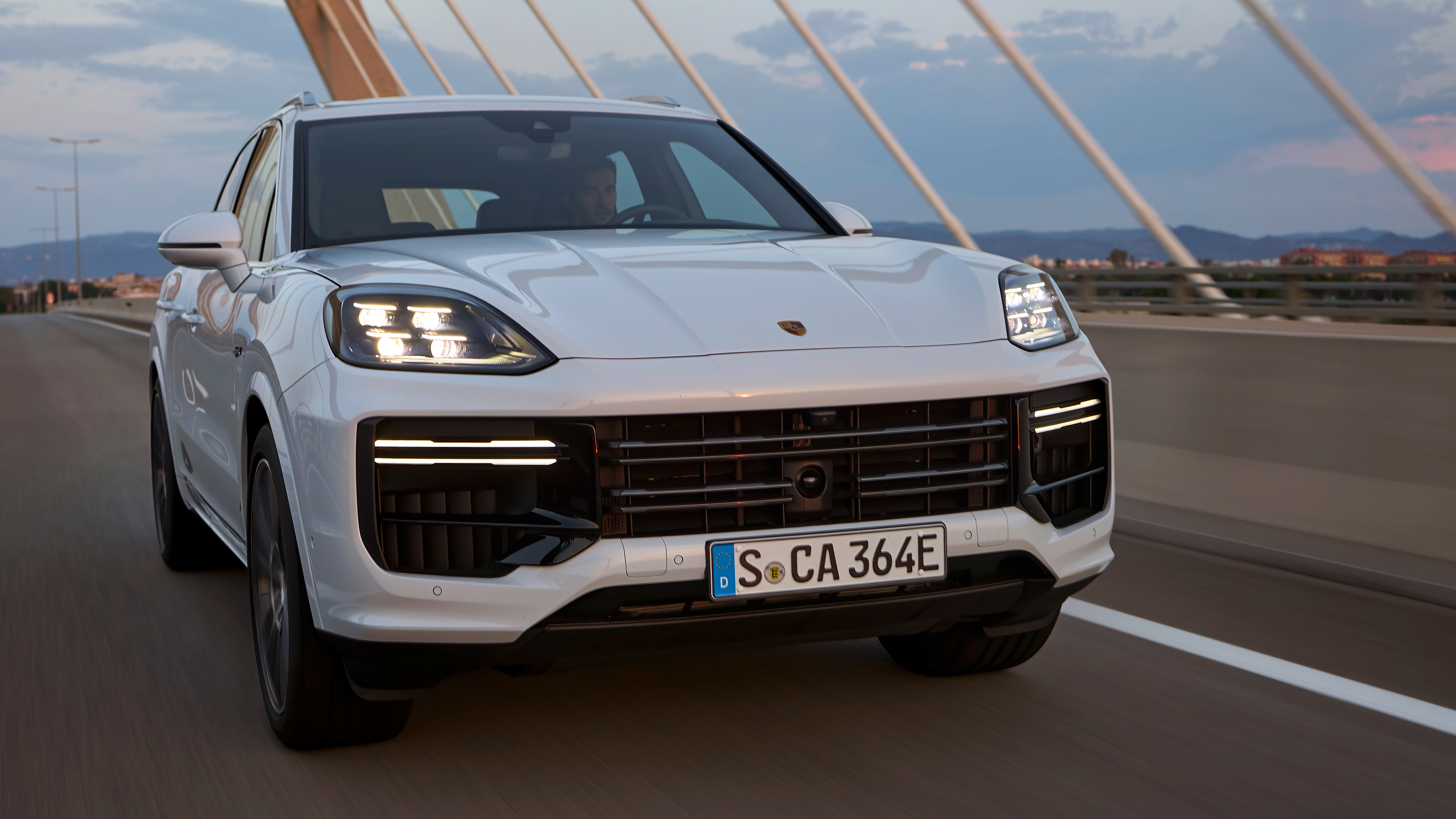 New Porsche Cayenne Turbo E-Hybrid – front