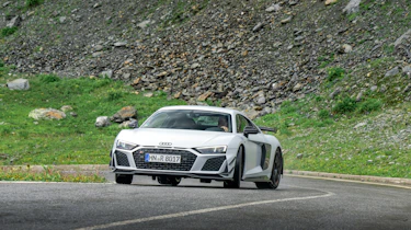 Audi R8 v Lamborghini Huracan – drift