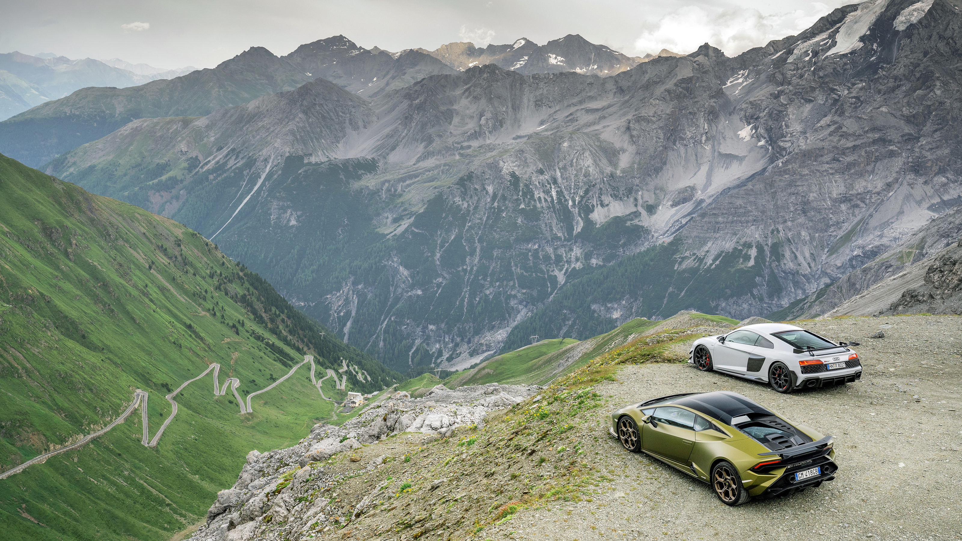 Audi R8 v Lamborghini Huracan – static