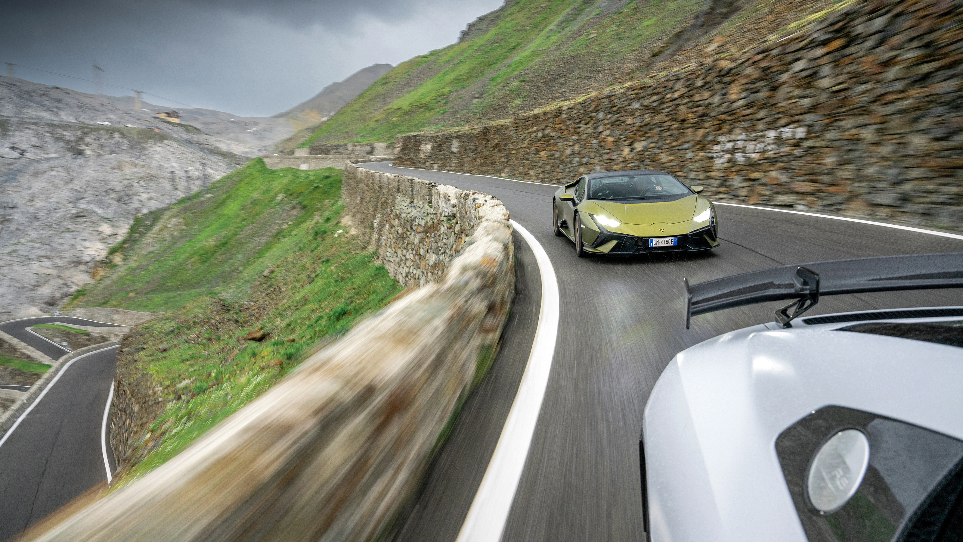 Audi R8 v Lamborghini Huracan – bolt on