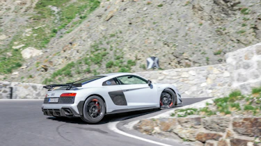 Audi R8 v Lamborghini Huracan – hairpin
