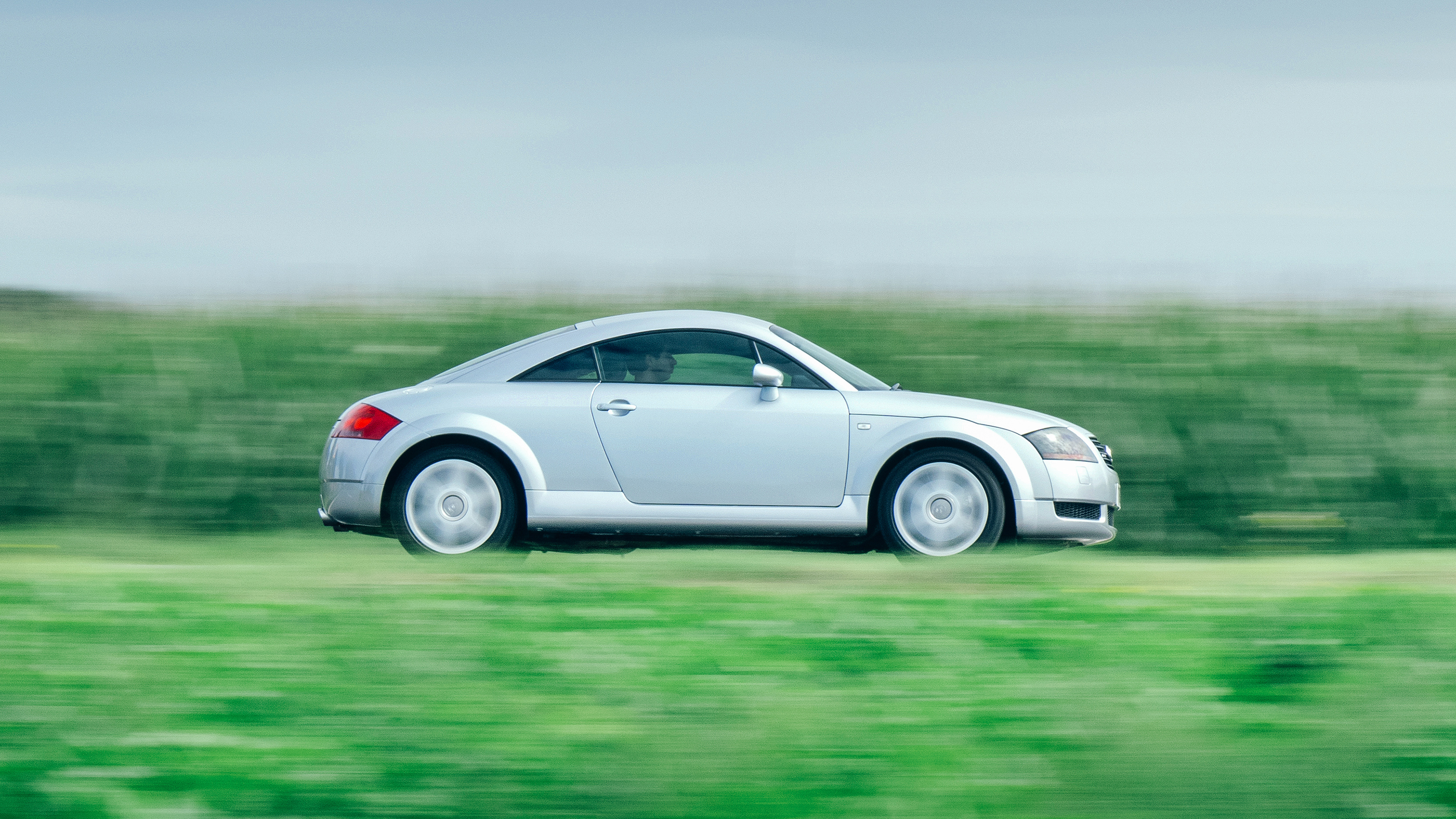 Audi TT Mk1 – side