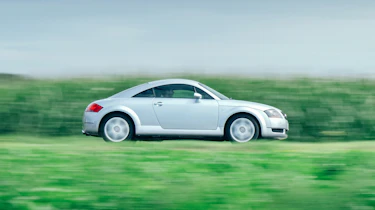Audi TT Mk1 – side