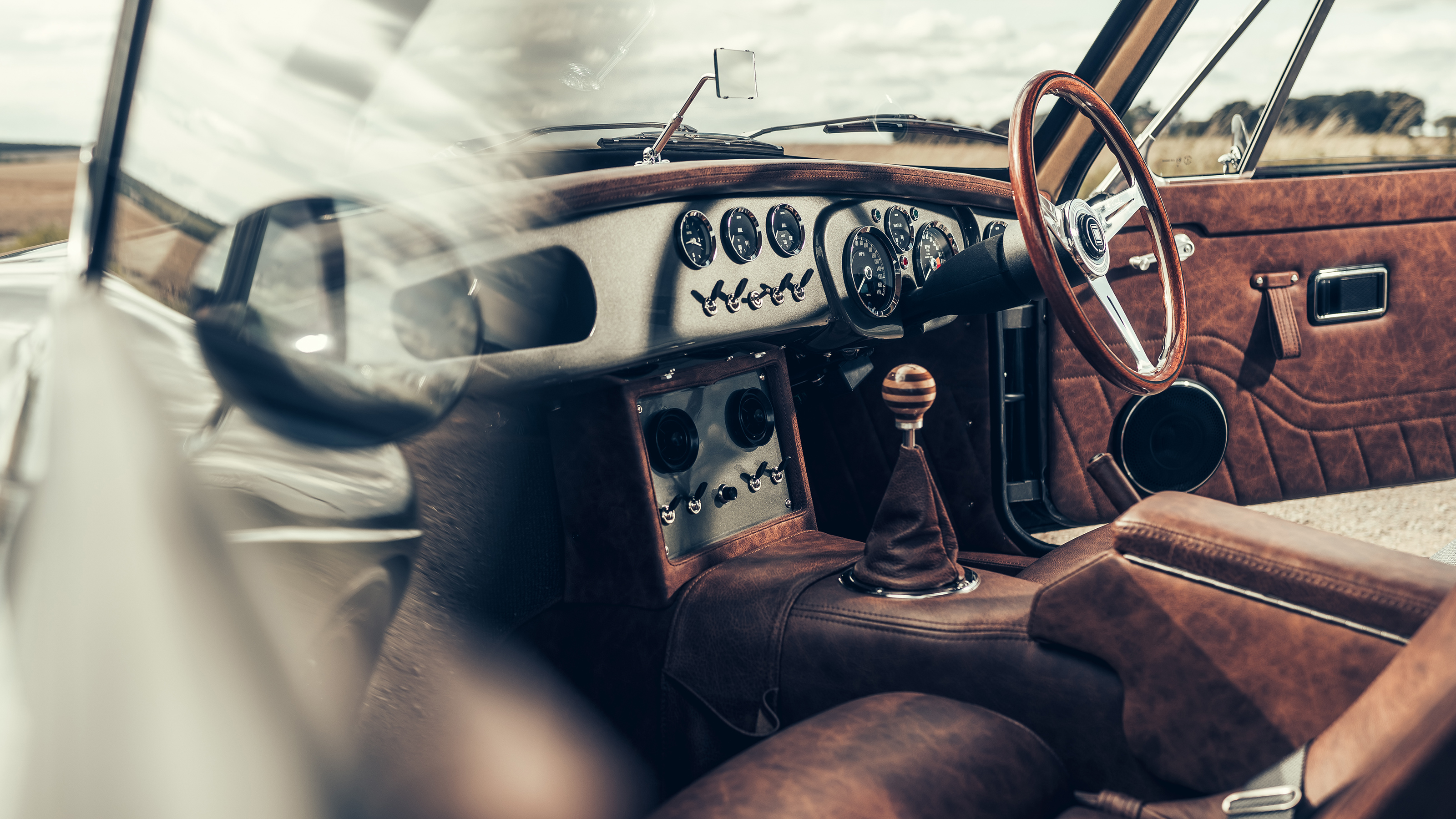 Frontline LE60 and BEE – interior