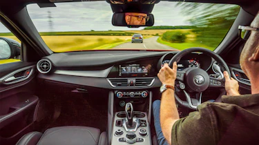 Jaguar XE v Alfa Romeo Giulia