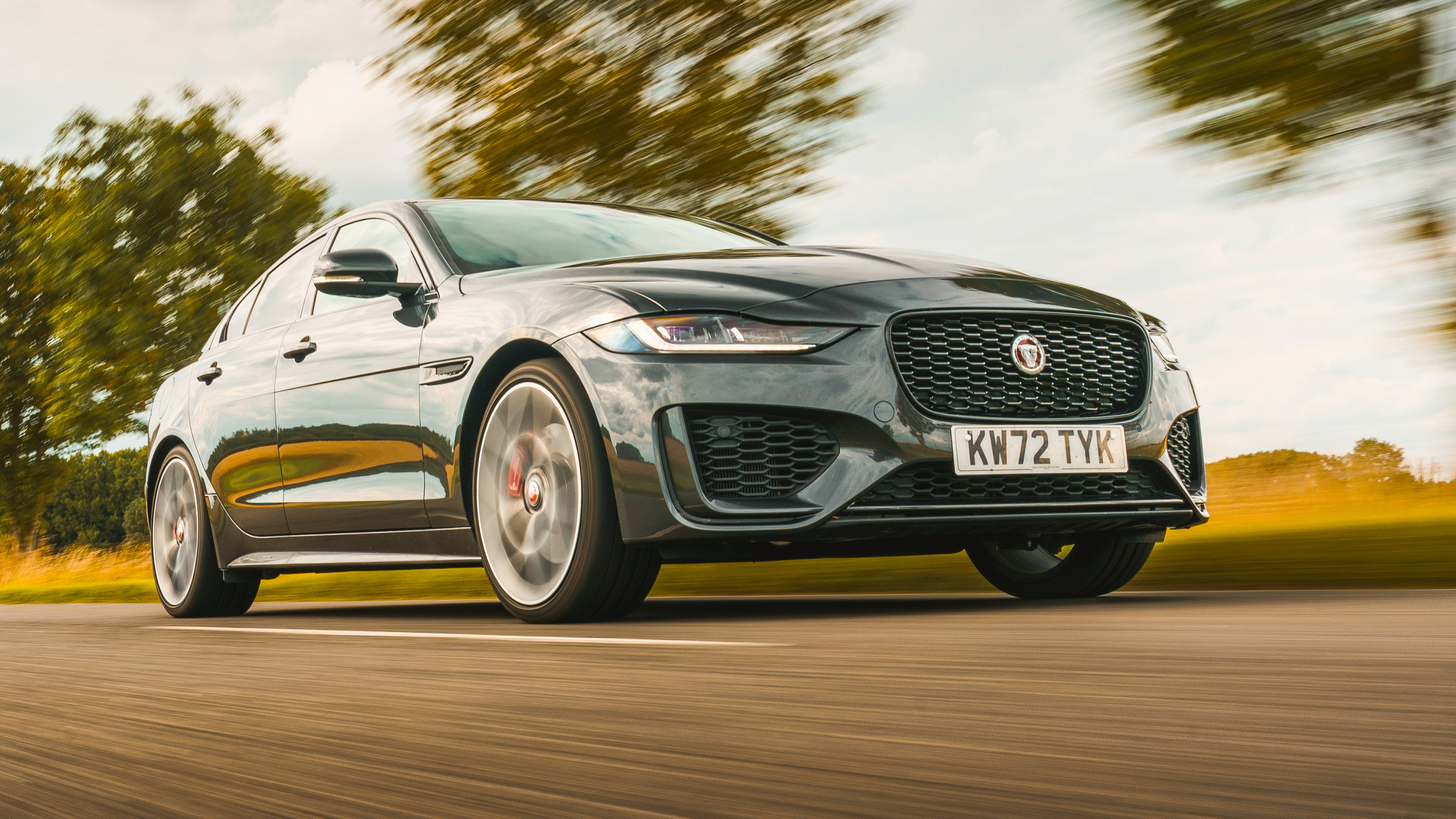 Jaguar XE v Alfa Romeo Giulia