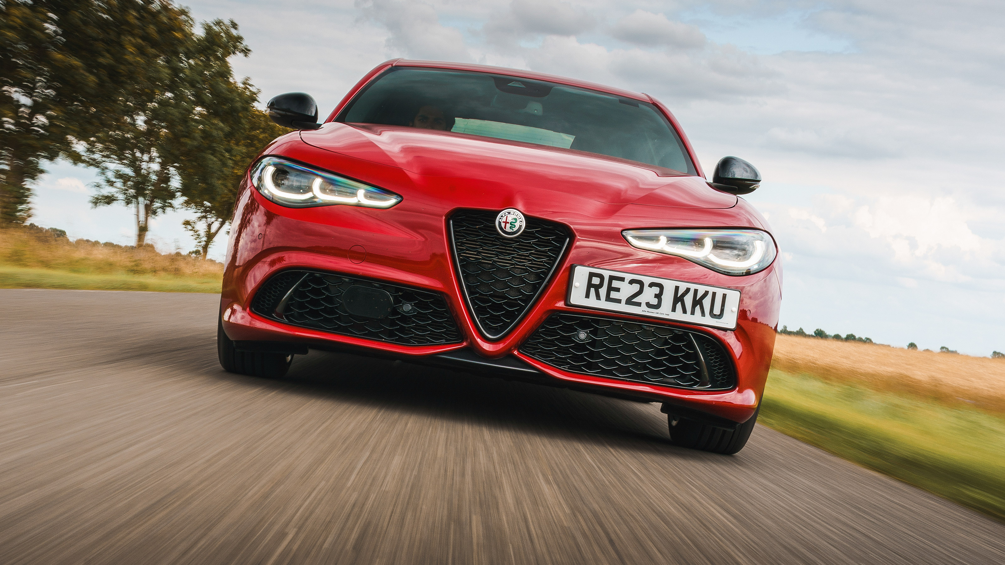 Jaguar XE v Alfa Romeo Giulia