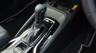 Toyota Corolla – gear lever