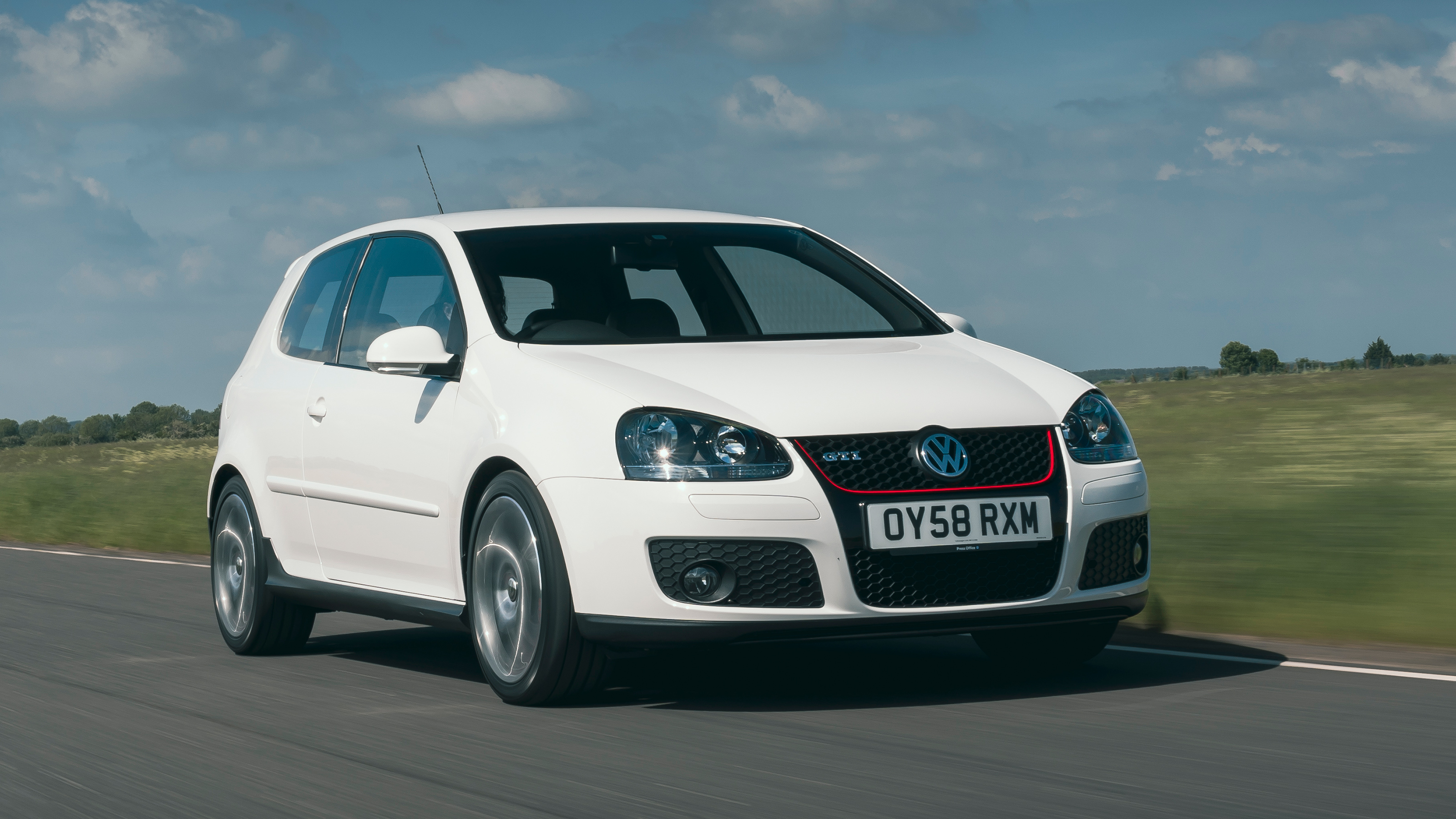 Volkswagen Golf GTI Mk5 – front