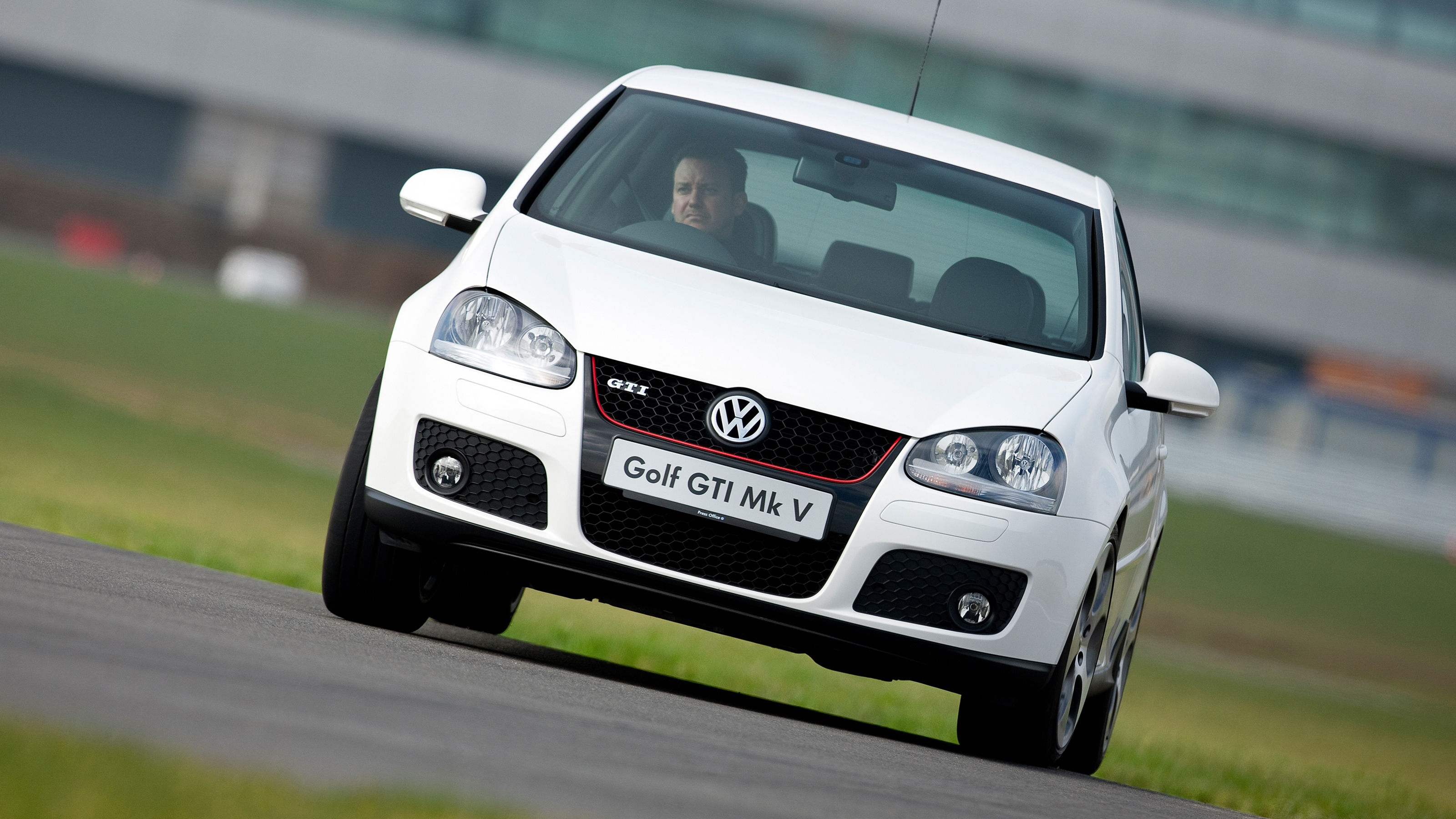 Volkswagen Golf GTI Mk5 – front