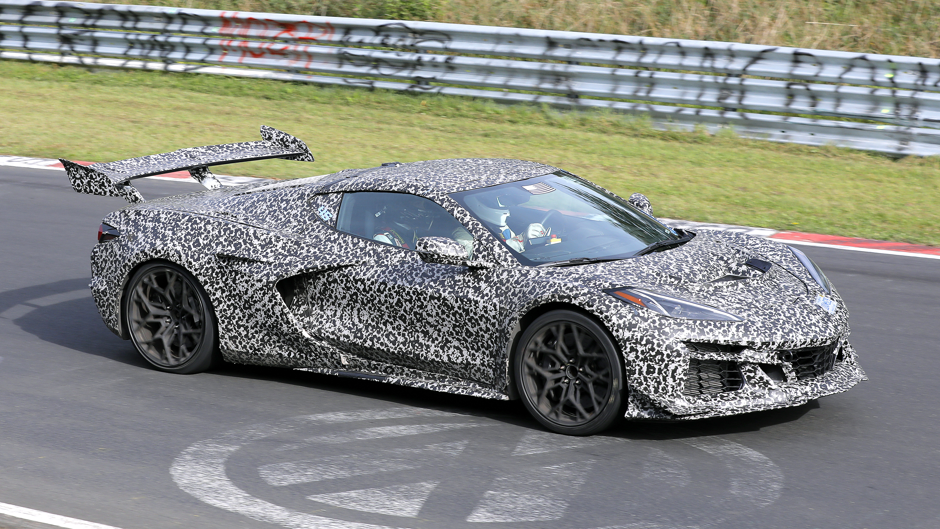 Chevrolet Corvette ZR1 – side