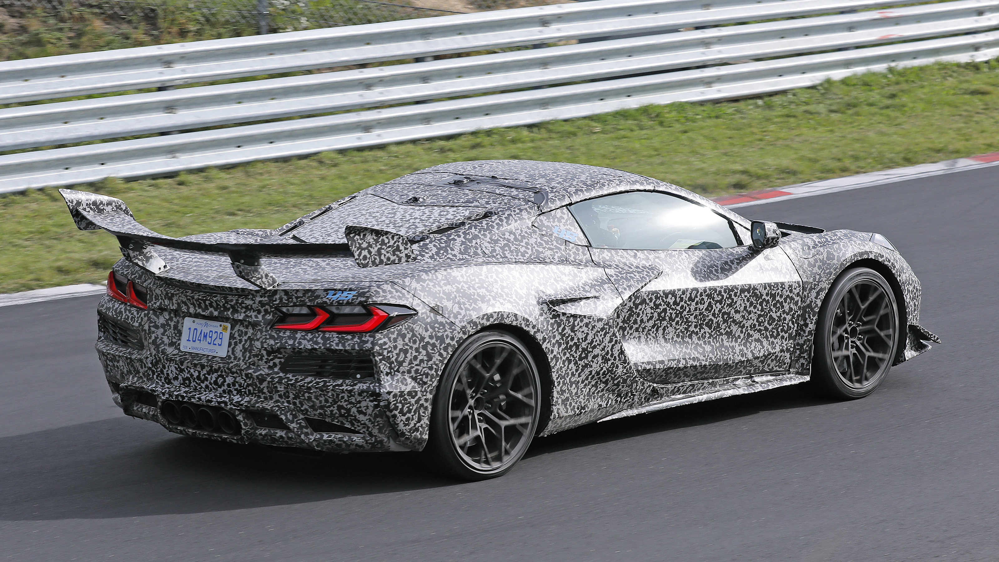 Chevrolet Corvette ZR1 – side